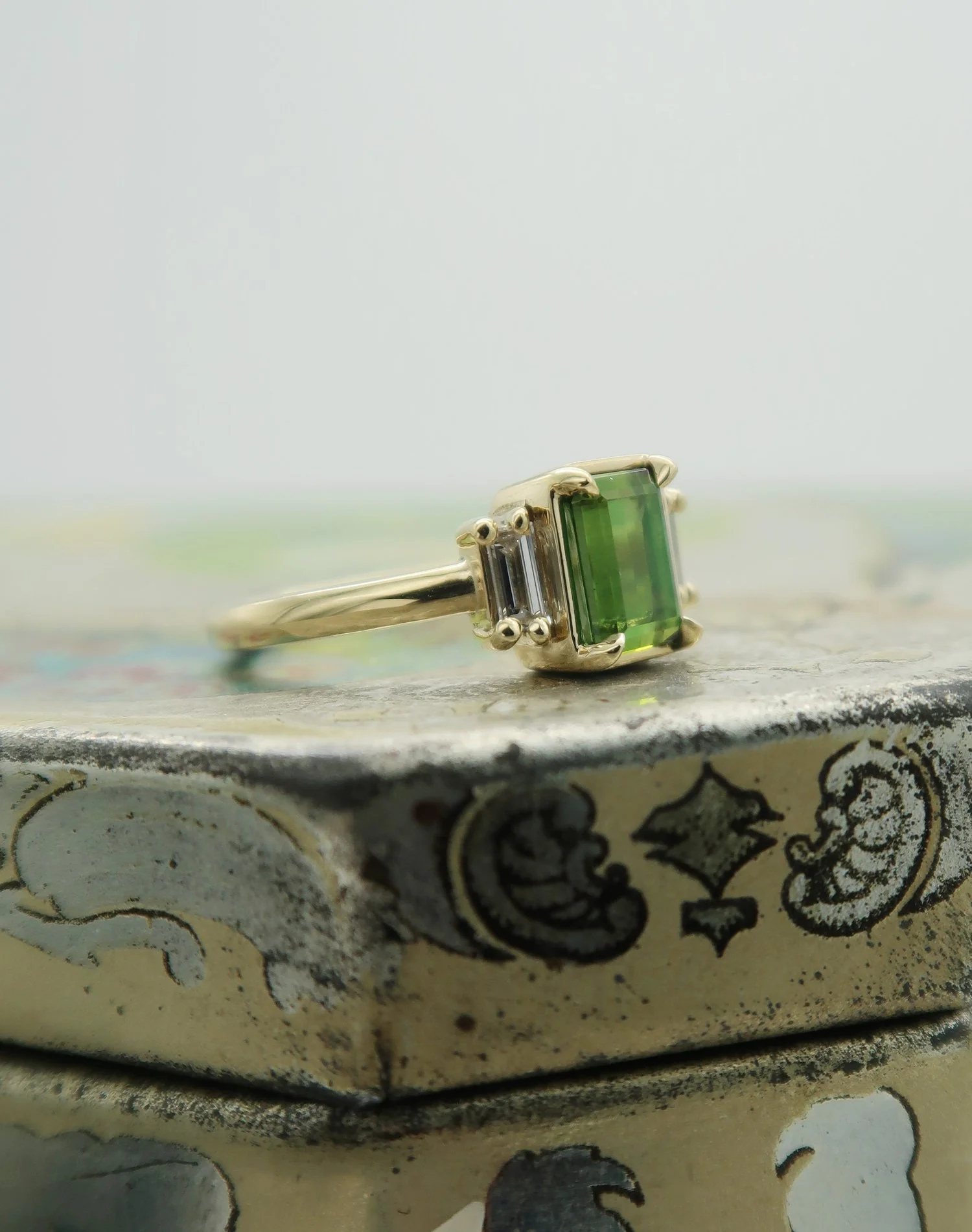 10 Yellow Green Tourmaline Ring with Baguette Diamond Accents - Image 2