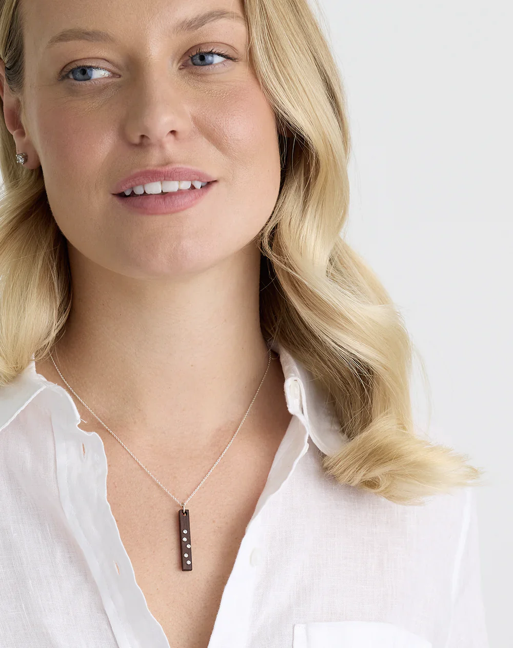 5 Diamond Bar Necklace - White Gold - Image 3