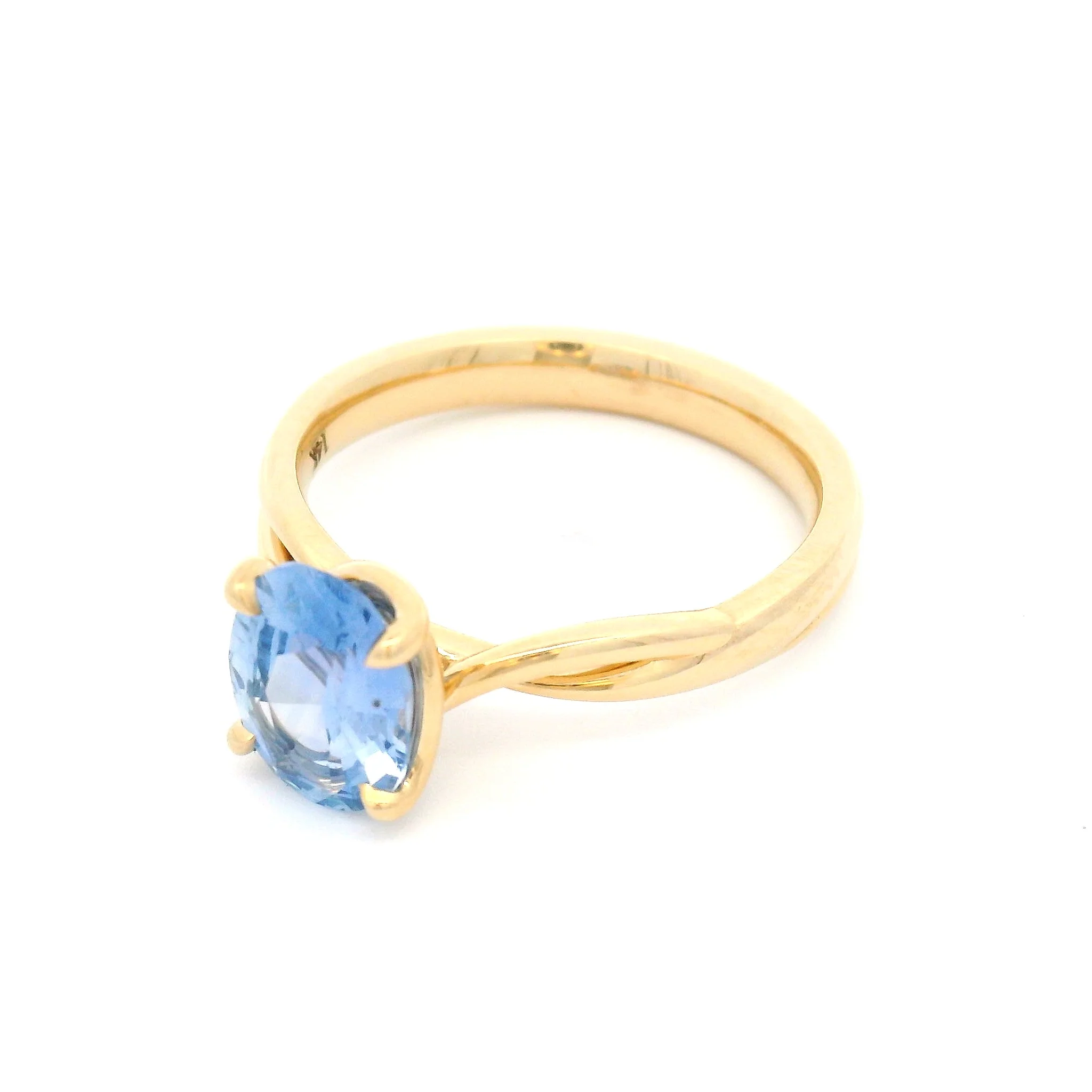 14k Yellow Solitaire with 1.78ct Blue Oval Sapphire - Image 3