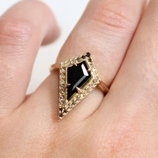 10k Yellow Engagement Ring with 0.90ct Black Spinel and Accent Diamonds - Image 5