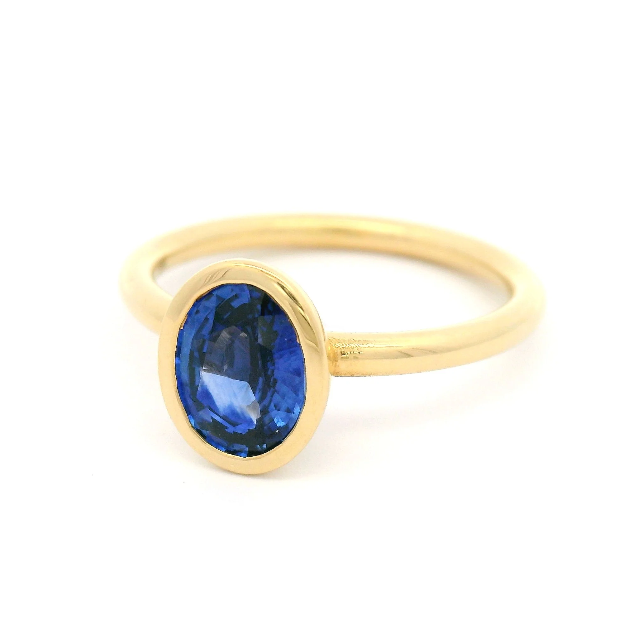 18k Yellow Bezel-Set Solitaire with Natural 1.16ct Blue Oval Sapphire - Image 2