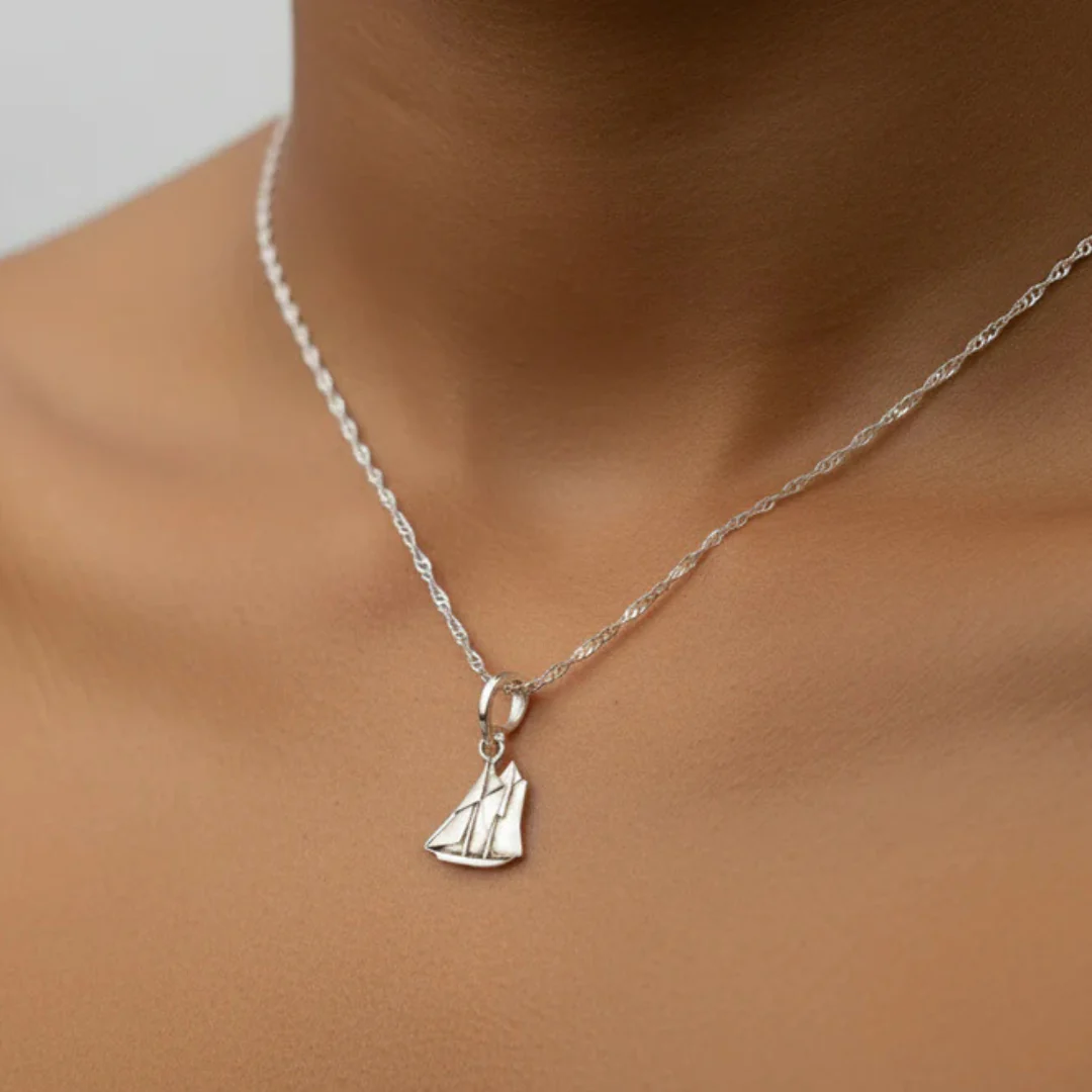 Hand-Cut Canadian Dime Coin Pendant - Image 5