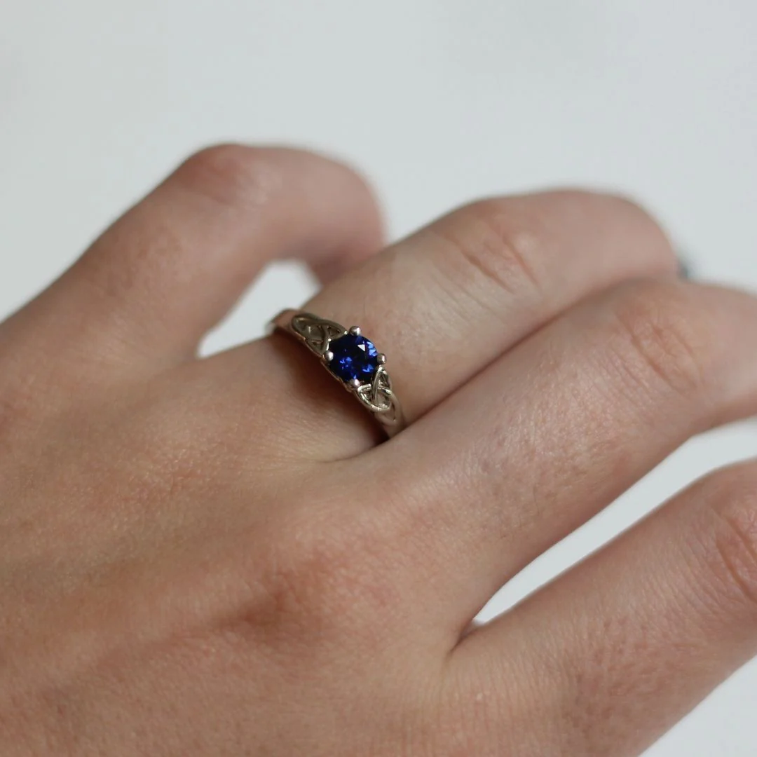 14k White Celtic Knot Solitaire set with 0.55ct Blue Sapphire - Image 4