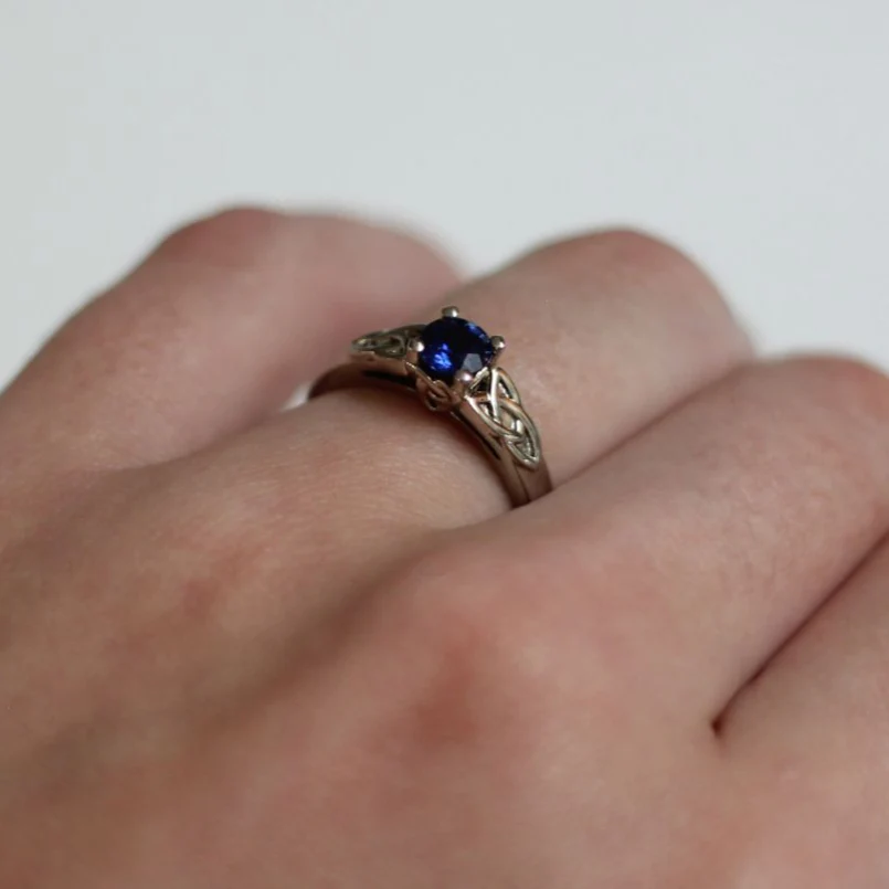 14k White Celtic Knot Solitaire set with 0.55ct Blue Sapphire - Image 5
