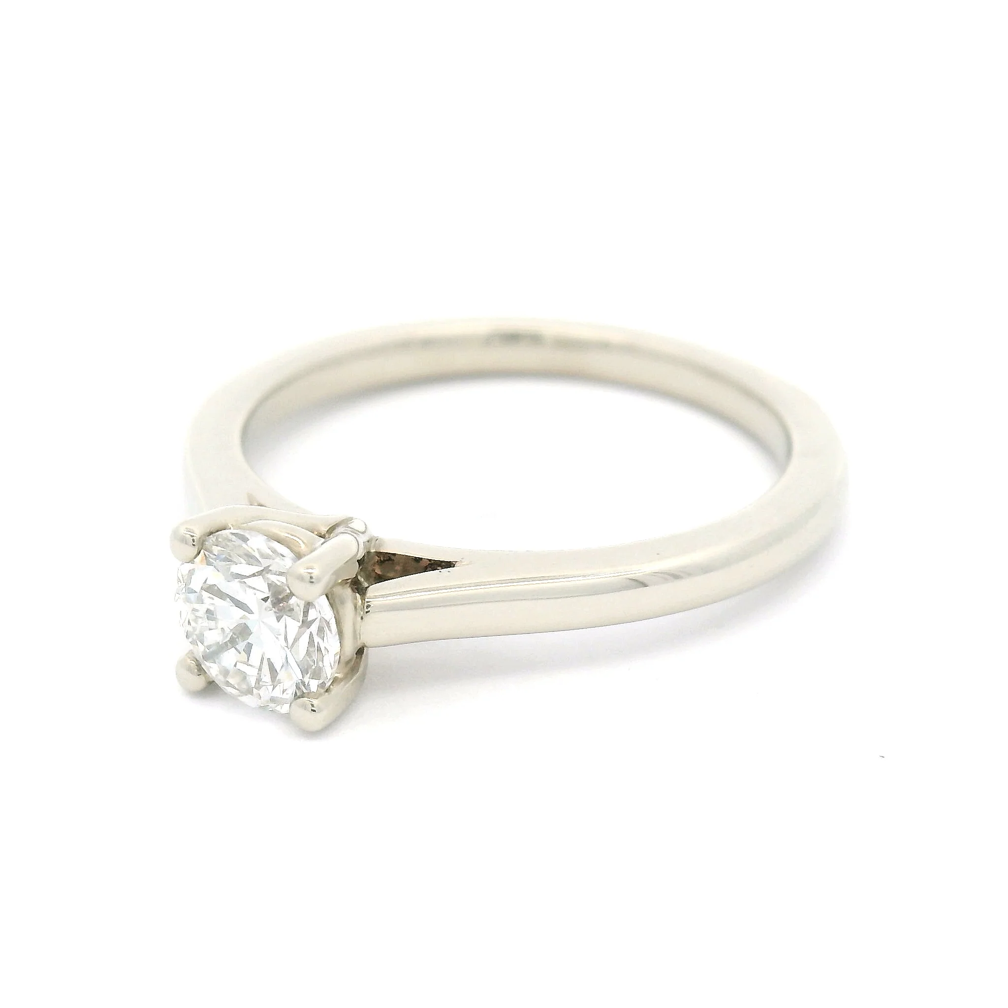14k White Gold Solitaire Featuring a Natural 0.50ct Round Brilliant Diamond - Image 2