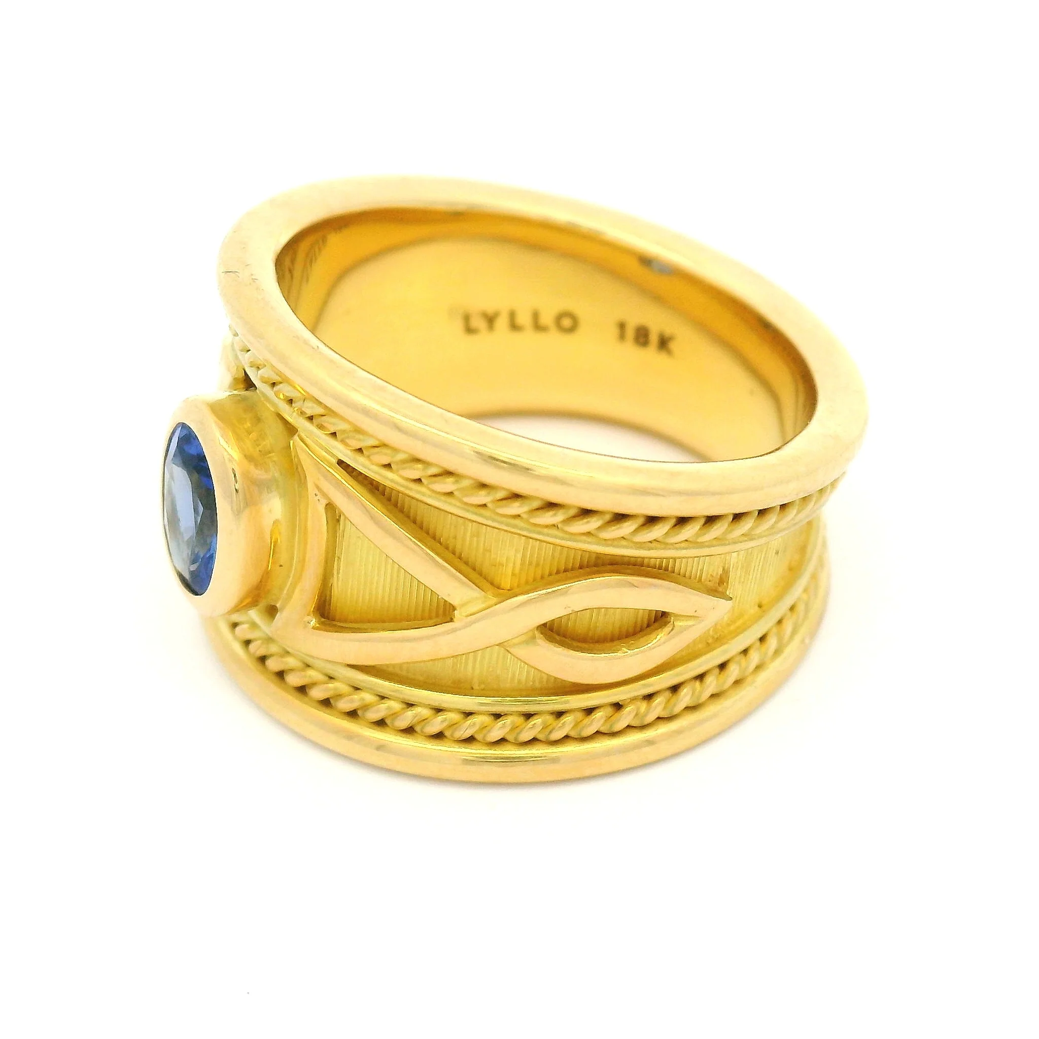 18k Yellow Engraved Ring with Natural 0.54ct Oval Blue Sapphire - Image 3