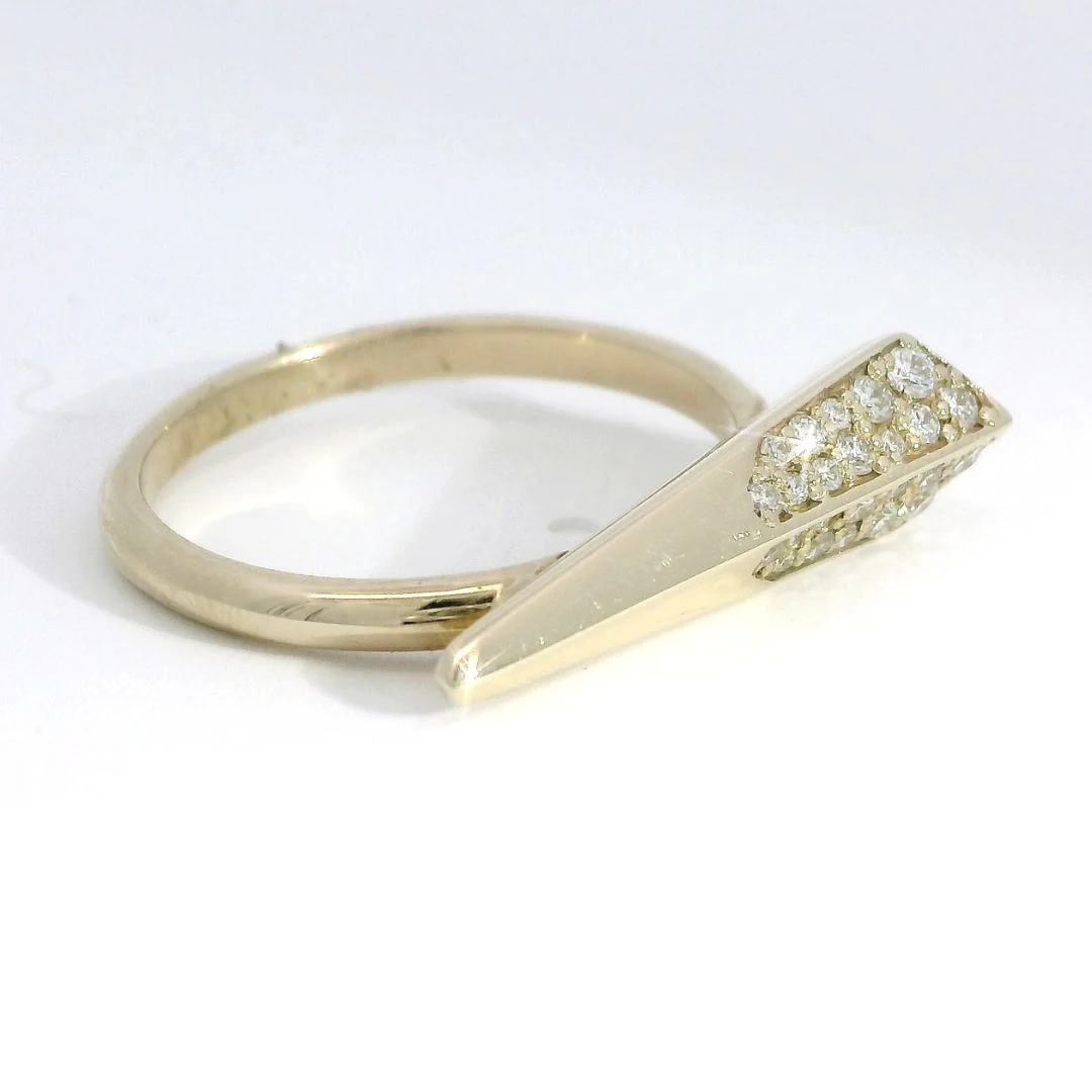 Diamond Spine - Modern Gold & Diamond Ring - Image 3