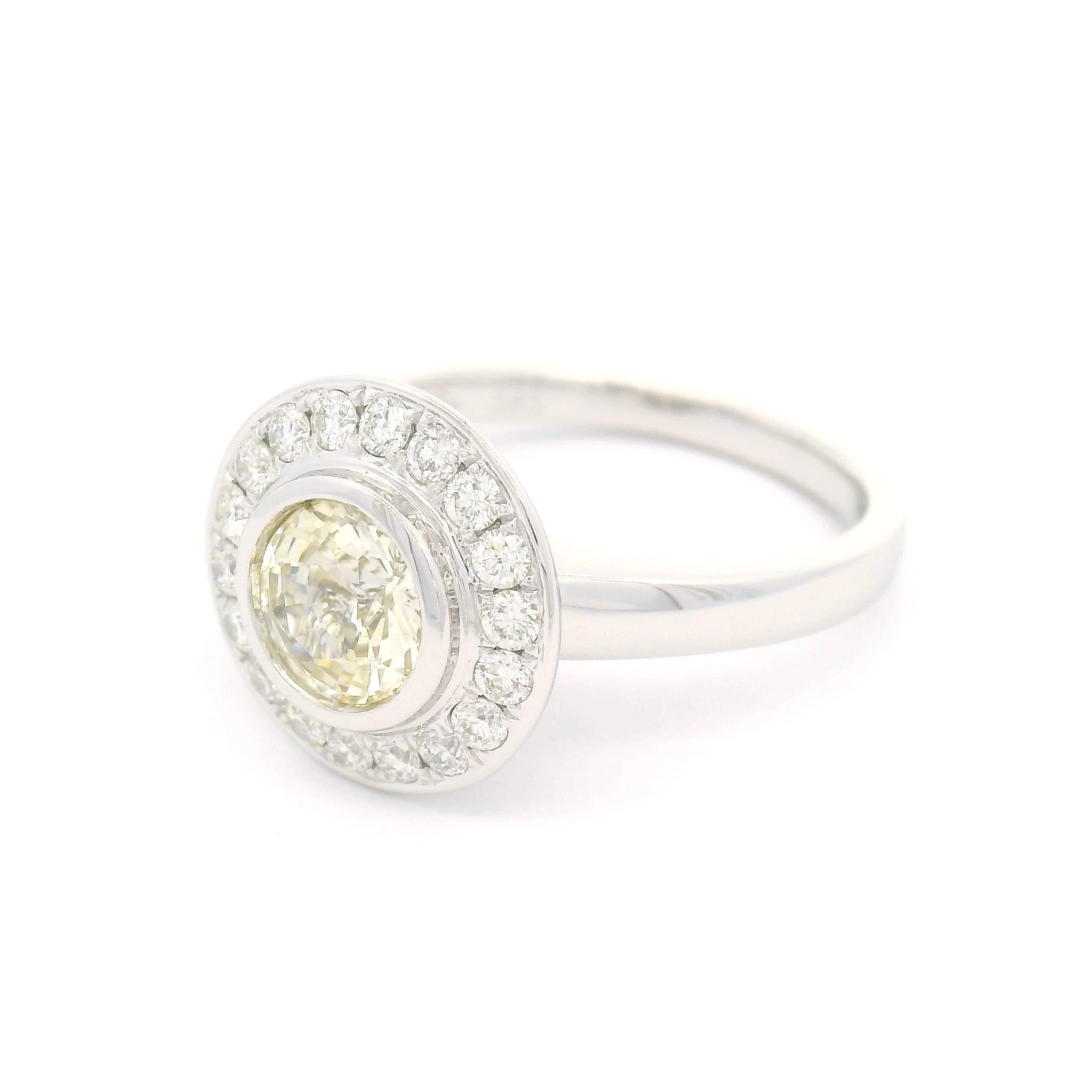 14k White Engagement Ring with 1.08ct Light Yellow Sapphire & Diamond Halo - Image 2