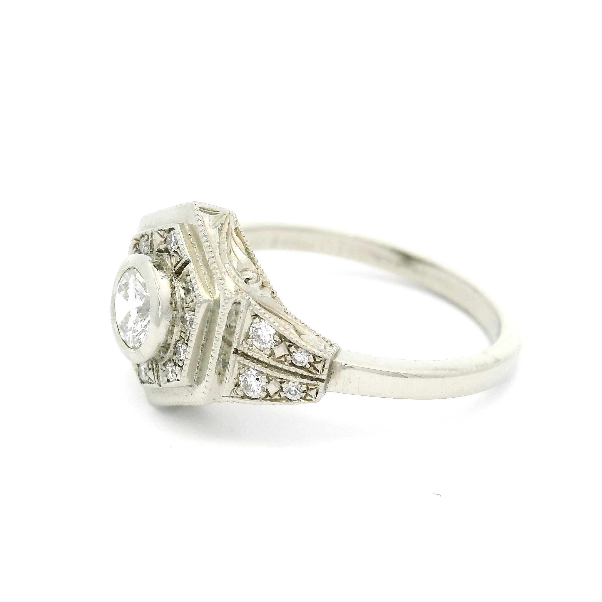 14k White Vintage-Style Engagement Ring with 0.26ct Diamond and Accent Diamonds - Image 2