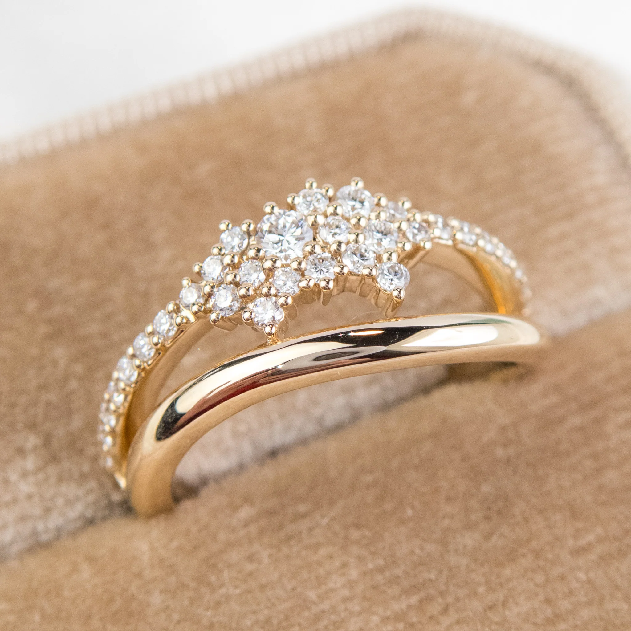 Dobro - Diamond Cluster Engagement Ring - Image 2