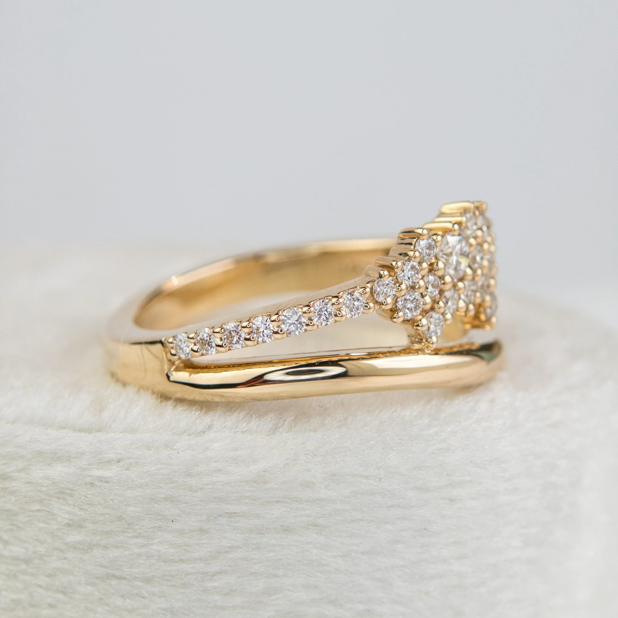 Dobro - Diamond Cluster Engagement Ring - Image 4