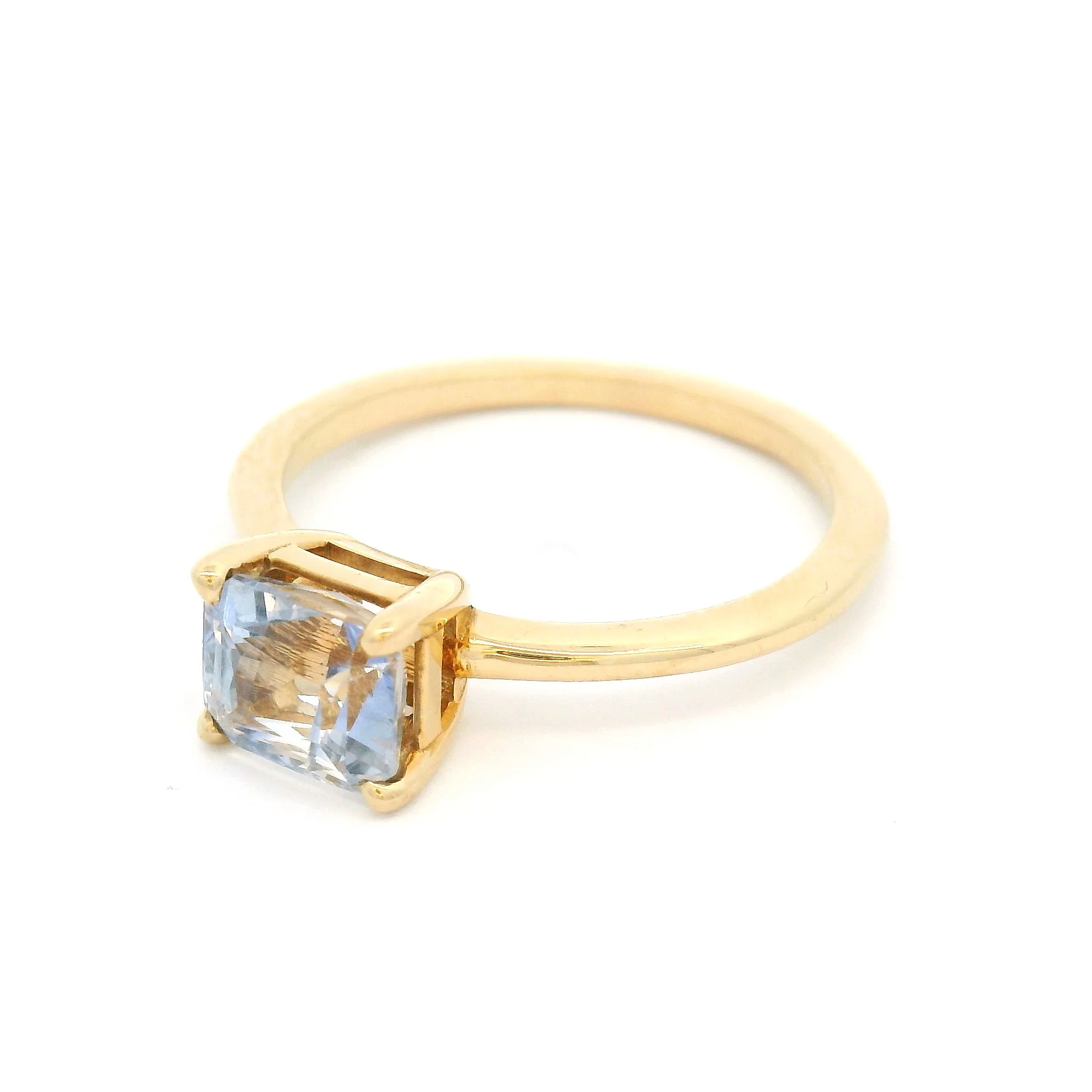 14k Yellow Solitaire with 1.54ct Light-Blue Radiant-Cut Sapphire - Image 3