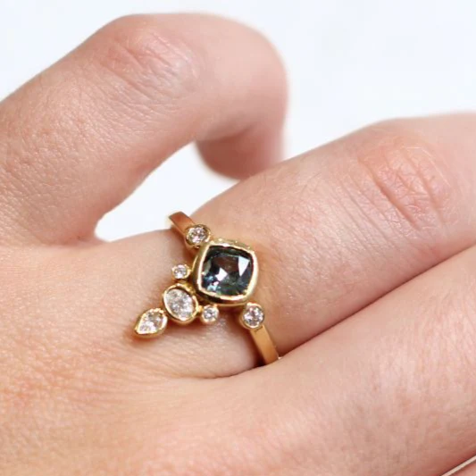 Tennesee - 18K Teal Sapphire with Accent Diamonds Engagement Ring - Image 3