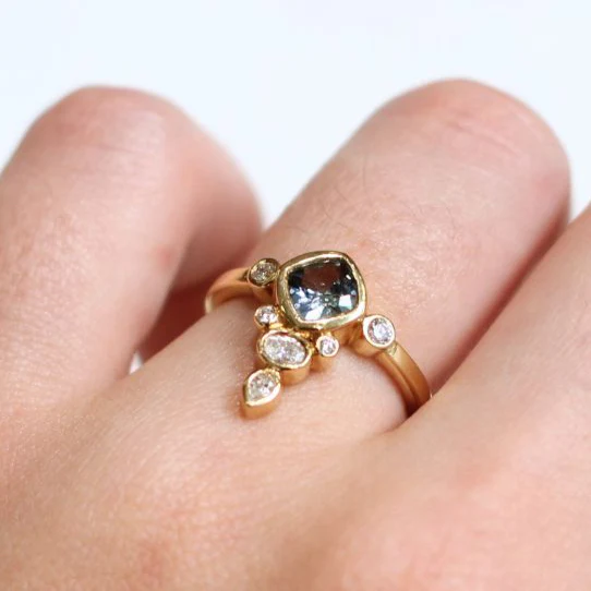 Tennesee - 18K Teal Sapphire with Accent Diamonds Engagement Ring - Image 4