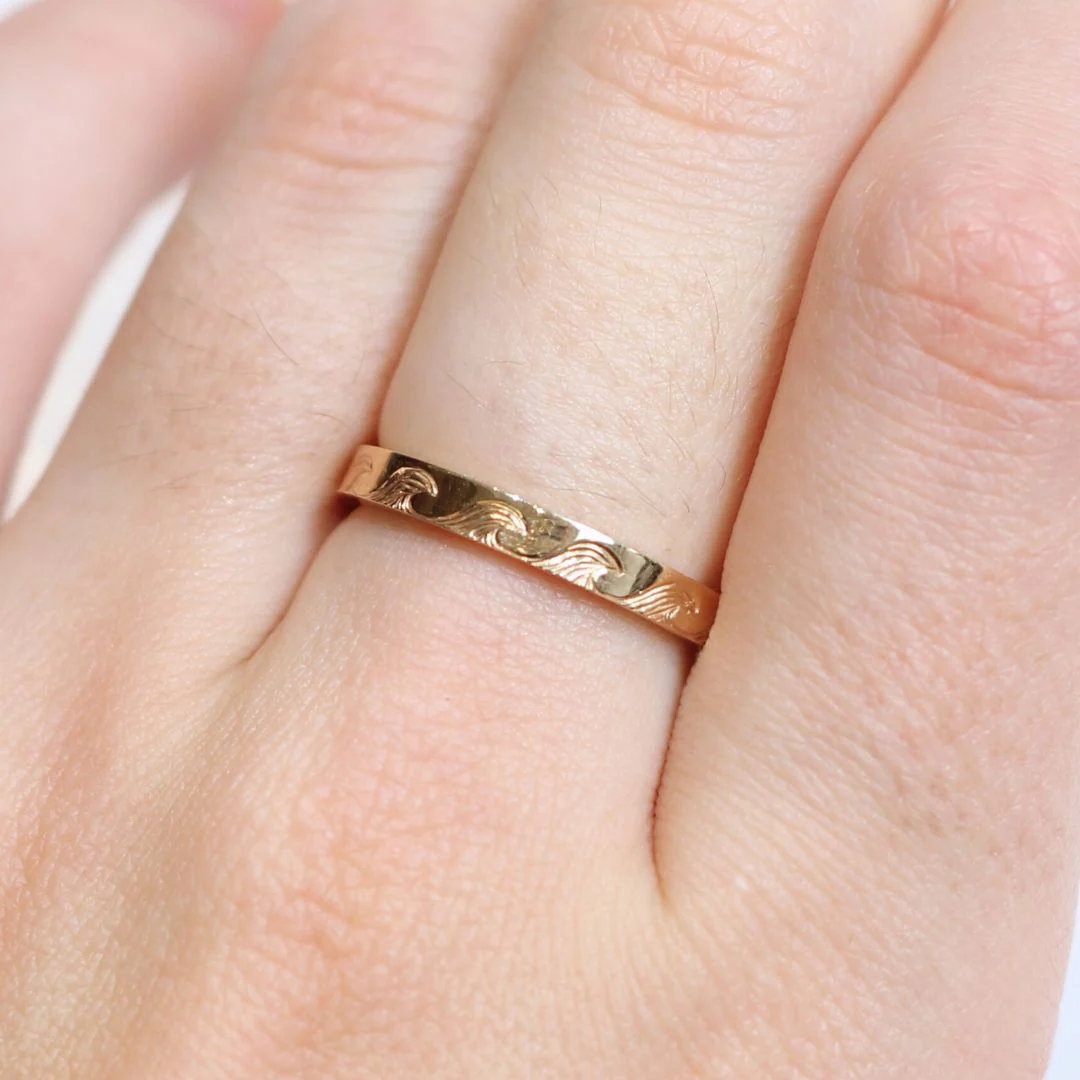 Waves - Hand-Engraved Gold Band - Image 3