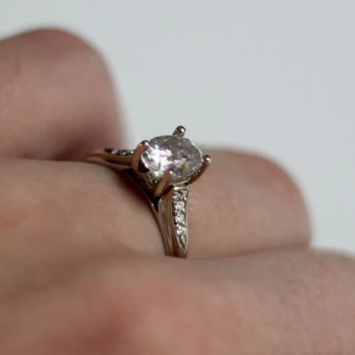 Oval Moissanite and Diamond Detail Engagement Ring - Image 3