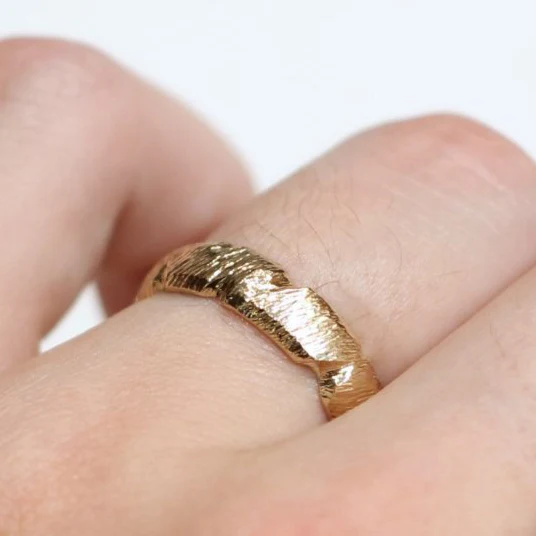 10k Yellow Etched 5mm Wide Wedding Band - Image 5