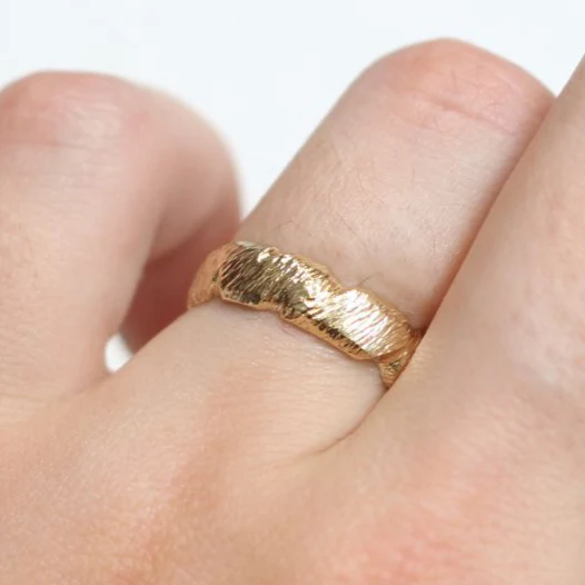 10k Yellow Etched 5mm Wide Wedding Band - Image 6