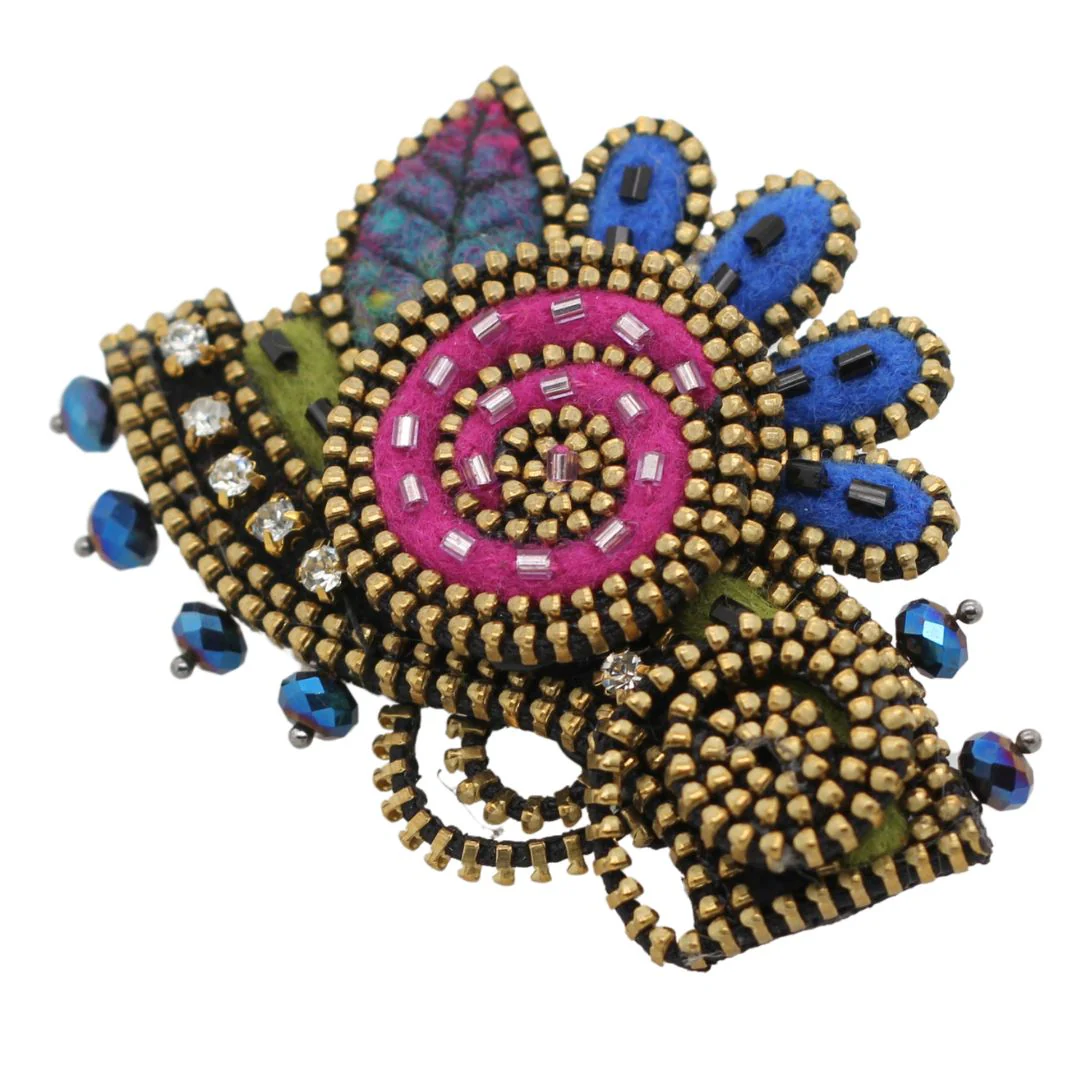 Flowery Wool Vine Brooch - Image 3