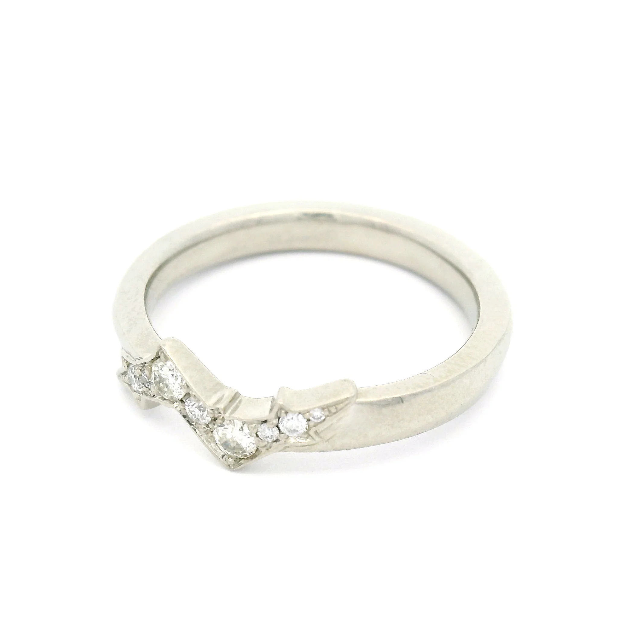 14k White Carved Frost Crystal Band with 0.15cts Natural Diamonds - Image 3