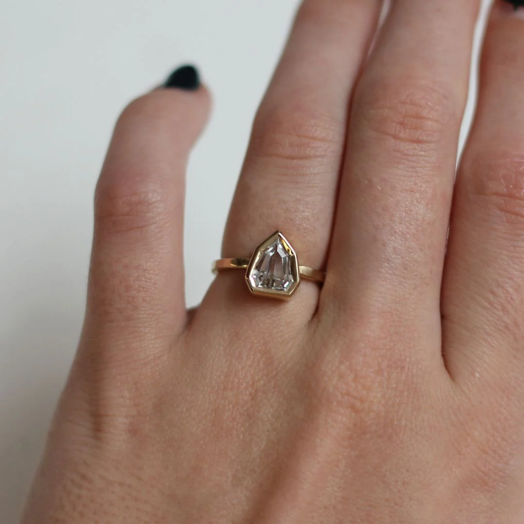 Geometric Shield-Cut Sapphire Engagement Ring - Image 3