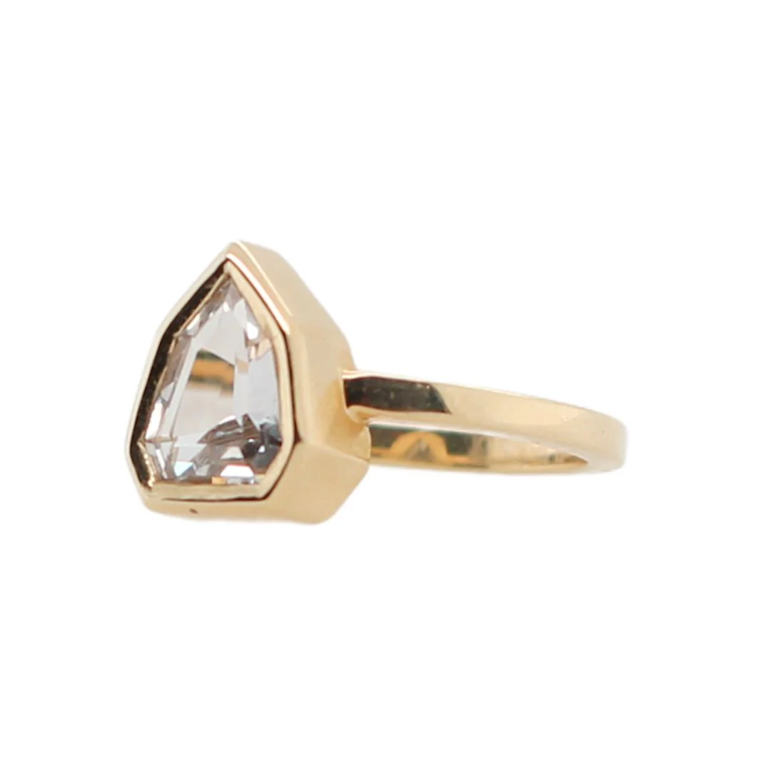 Geometric Shield-Cut Sapphire Engagement Ring - Image 6