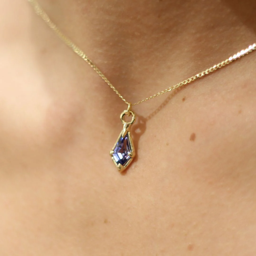 Gold Lilac Sapphire Pendant Necklace - Image 3