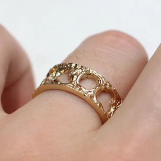 10k Yellow Gold Honeycomb Texture Wedding Band - Image 5
