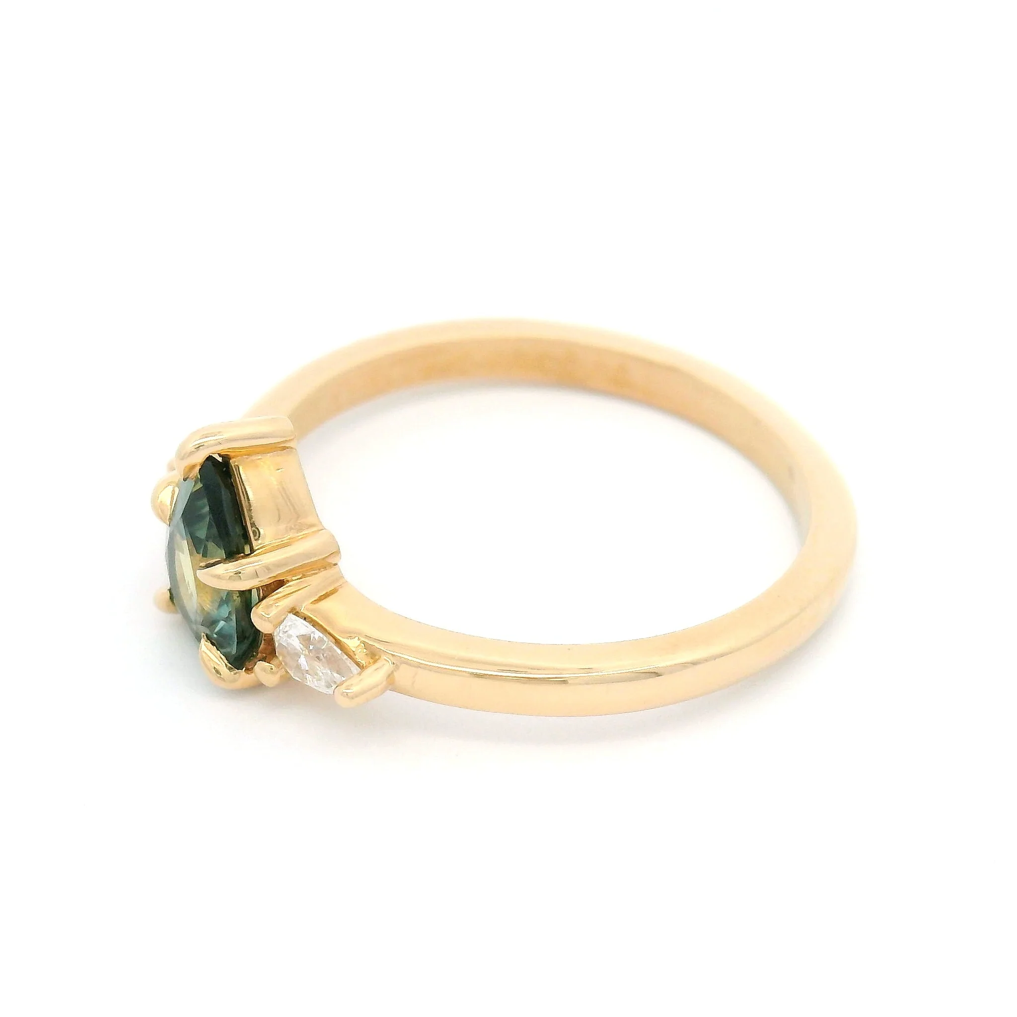 14k Yellow 3-Stone Ring with Natural 0.80ct Teal Sapphire and Lab-Grown Diamonds - Image 3