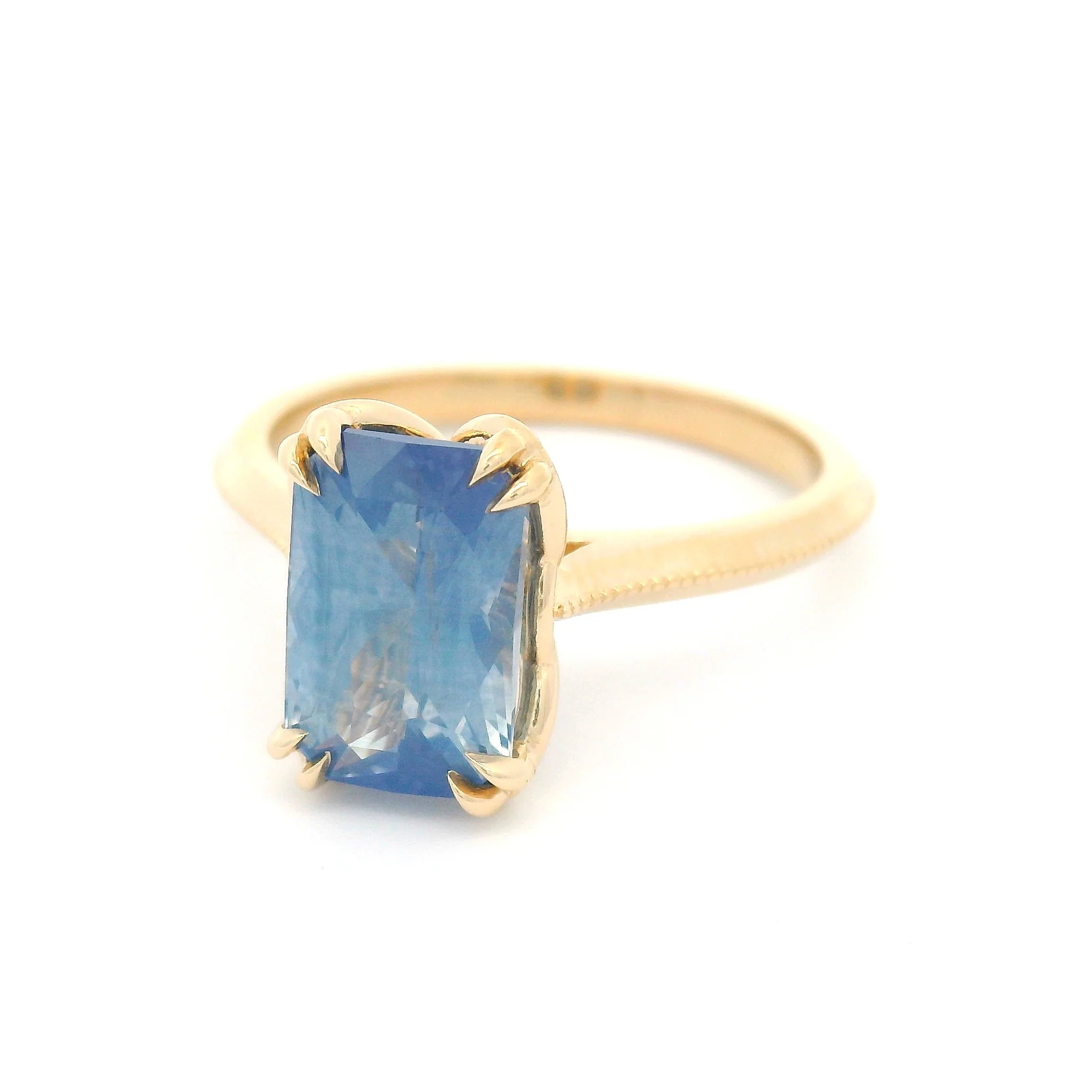 14k Yellow Solitaire with Natural 2.54ct Rectangular Violet-Blue Sapphire - Image 2