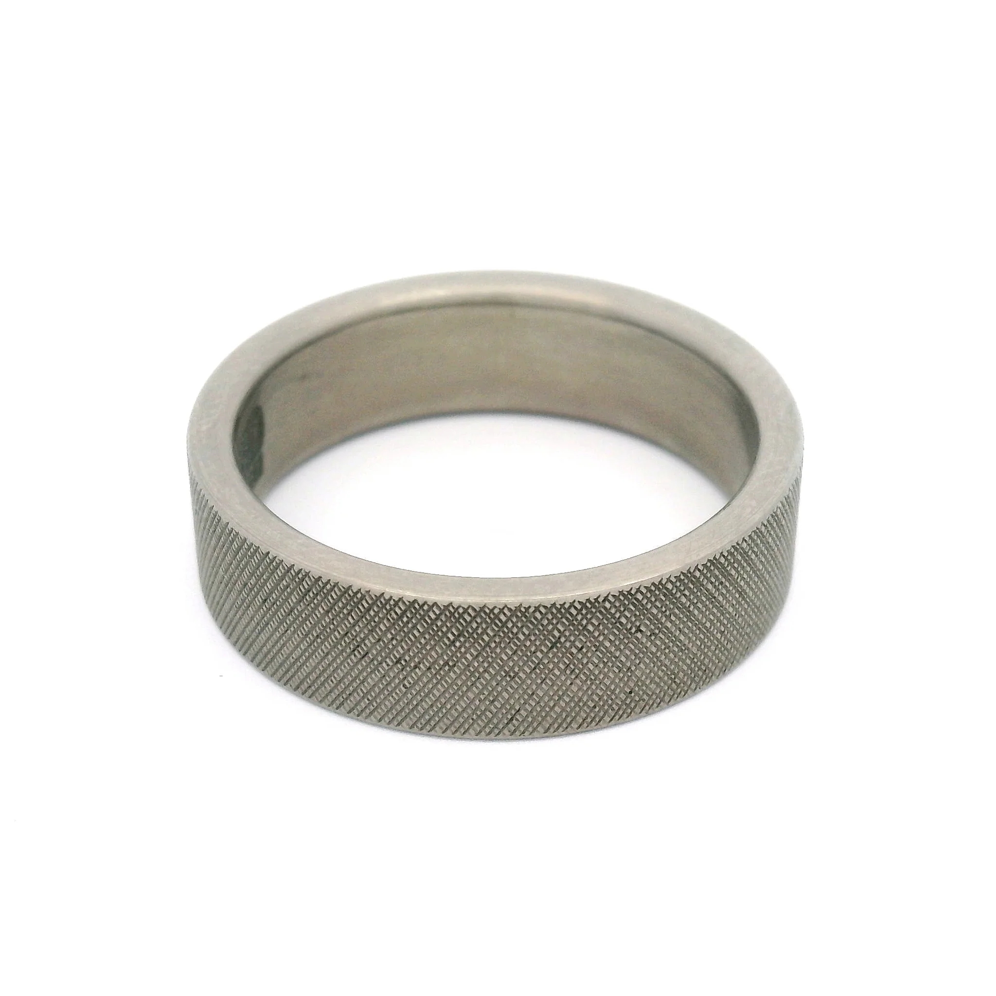 7.5mm Wide Titanium Engraved Crosshatch Band - Image 2