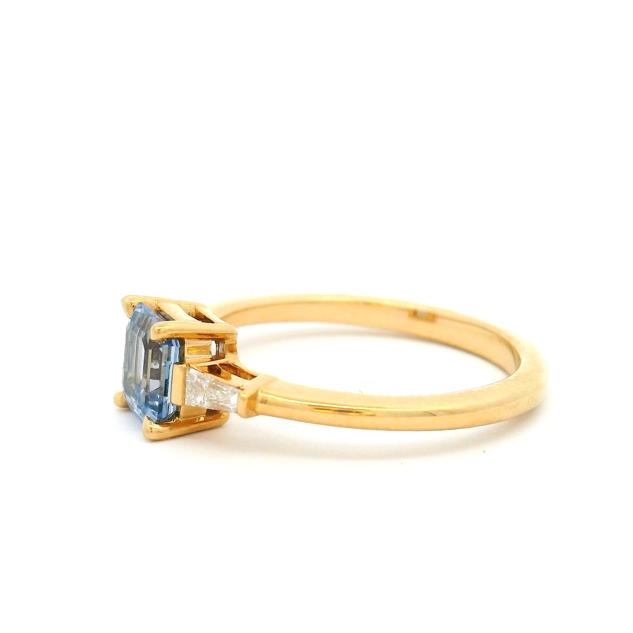 18k Yellow Engagement Ring with 1.04ct Emerald-Cut Blue Sapphire and Accent Diamonds - Image 3