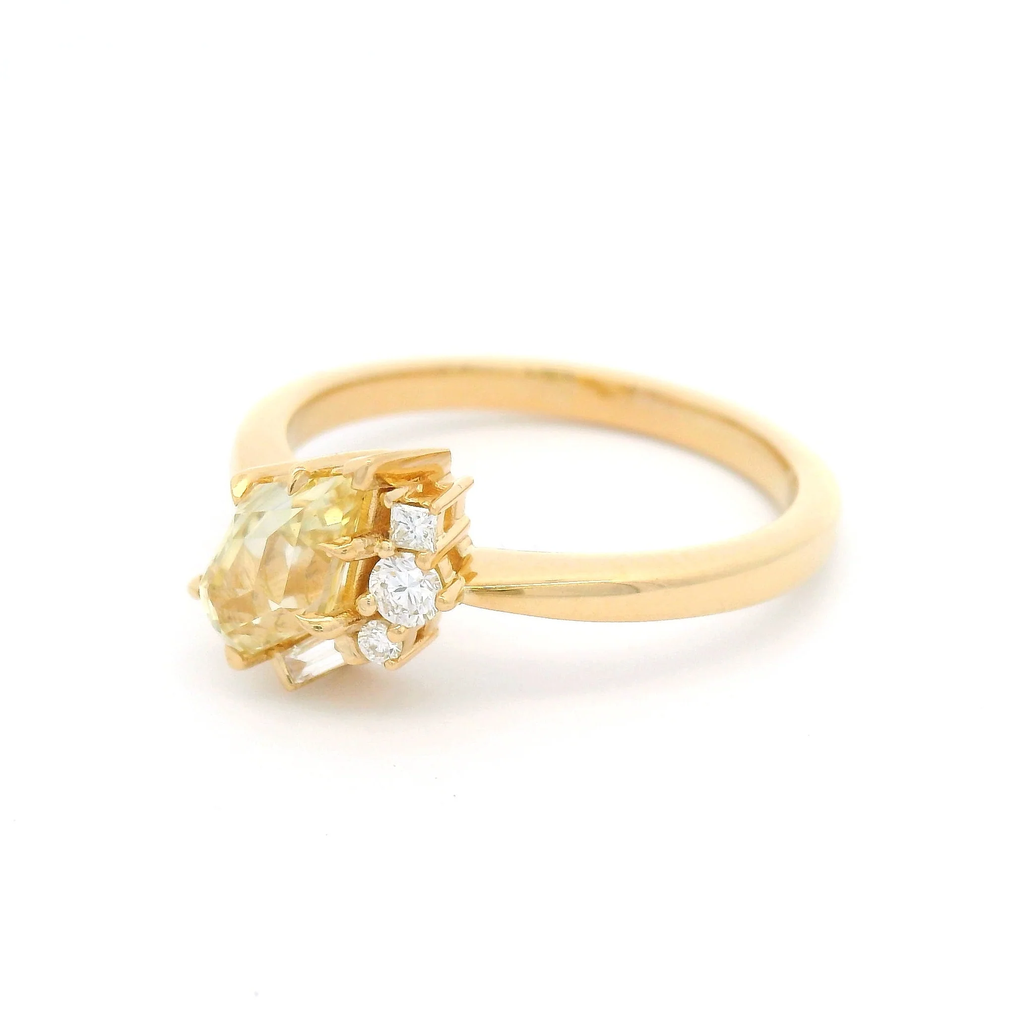 18k Yellow Engagement Ring with 1.07ct Yellow Sapphire & Accent Diamonds - Image 2