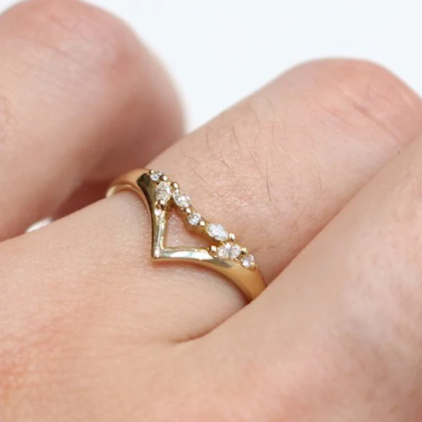 14k Yellow Wedding Band with 0.105cts Mixed Cut Diamonds - Image 4