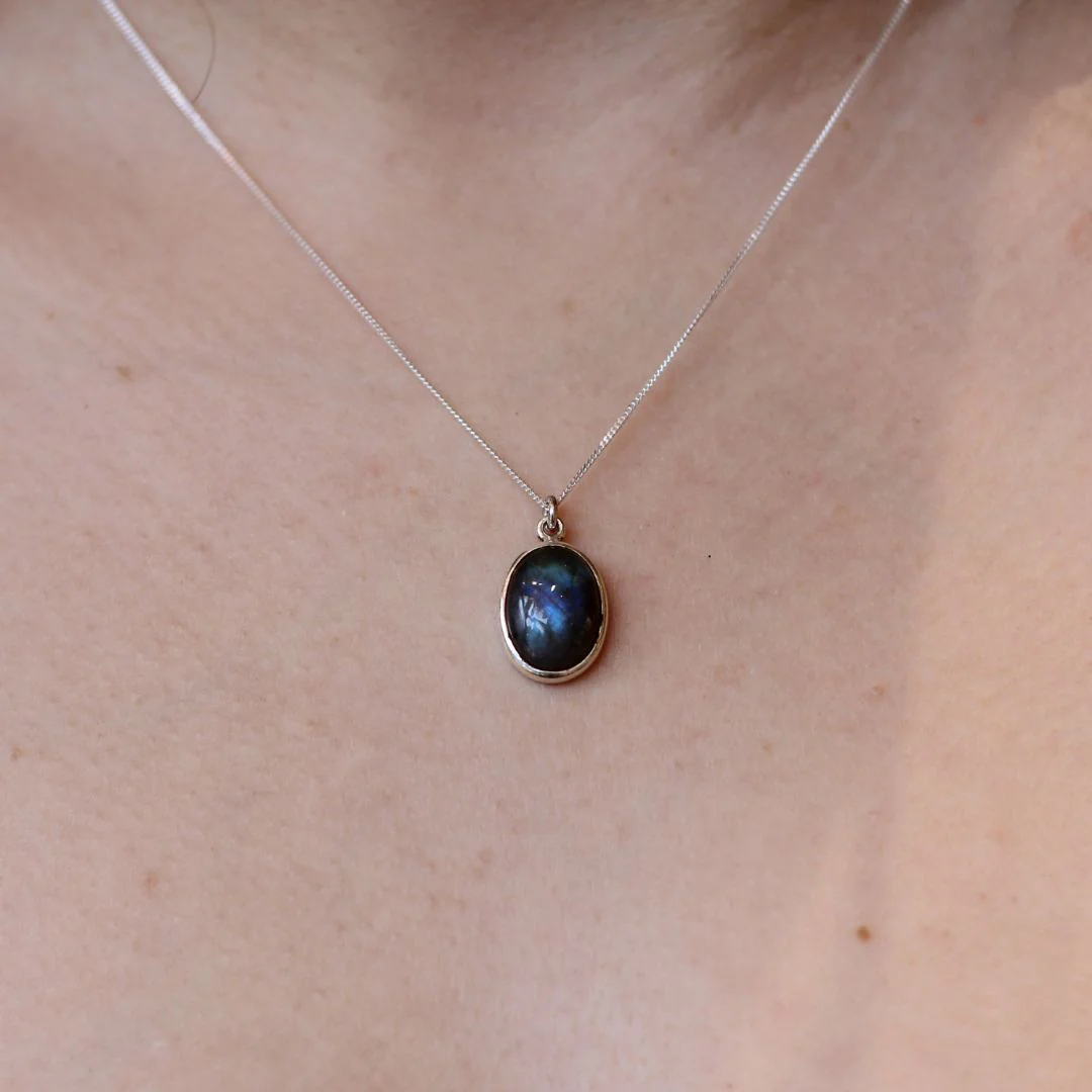 Large Oval Labradorite Necklace - Image 4