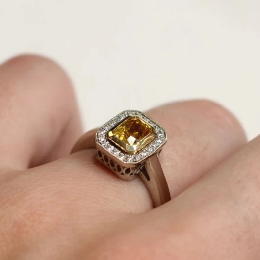18k White and Yellow Halo Ring with 1.13ct Radiant-Cut Yellow Sapphire and Accent Diamonds - Image 6