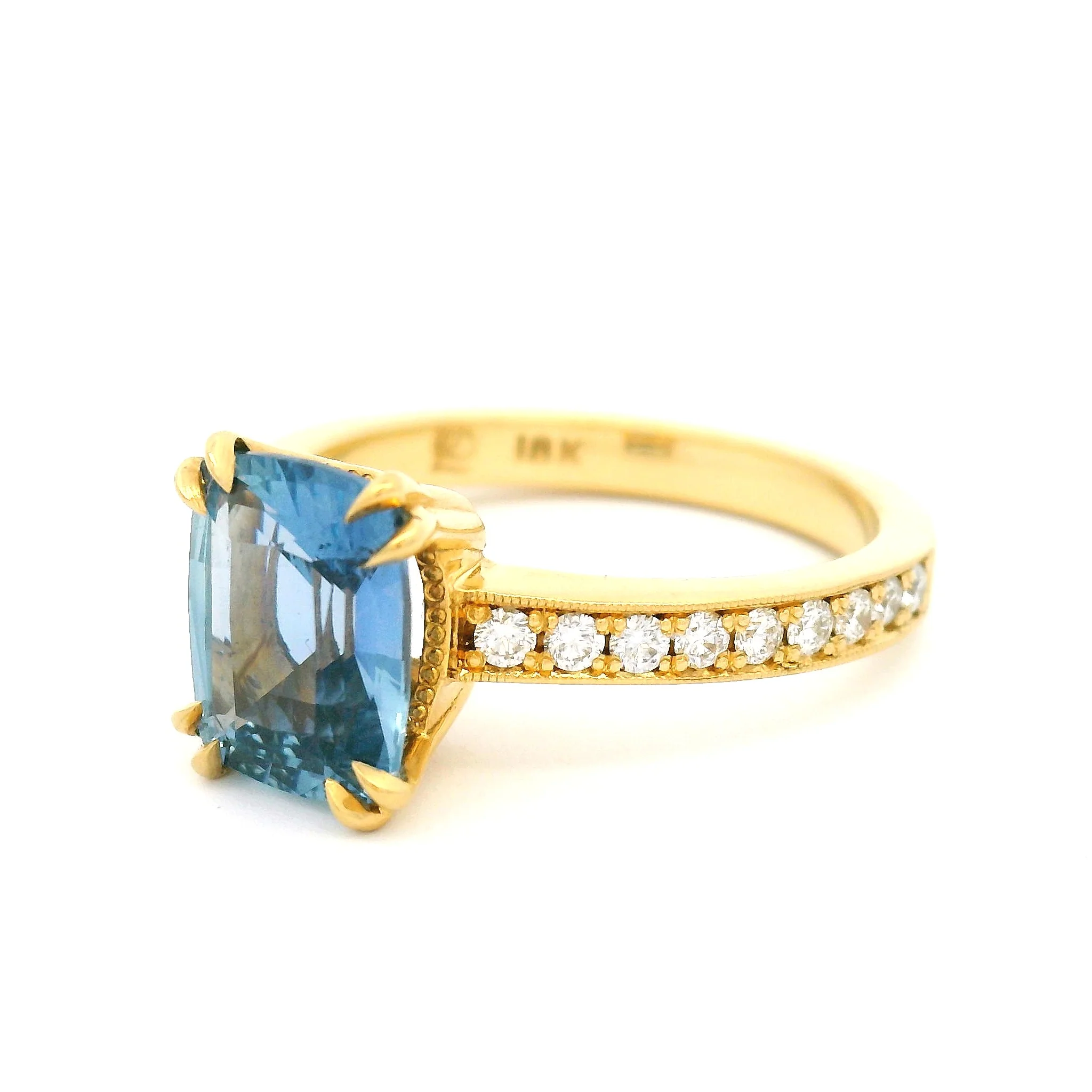 18k Yellow Engagement Ring with 2.56ct Cushion-Cut Blue Sapphire and Accent Diamonds - Image 2