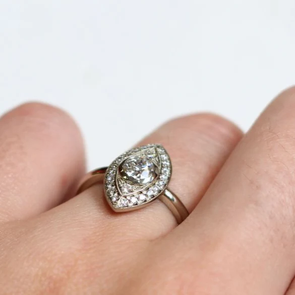 18k White Vintage Inspired Ring with 0.46ct Diamond with Accent Diamonds - Image 4