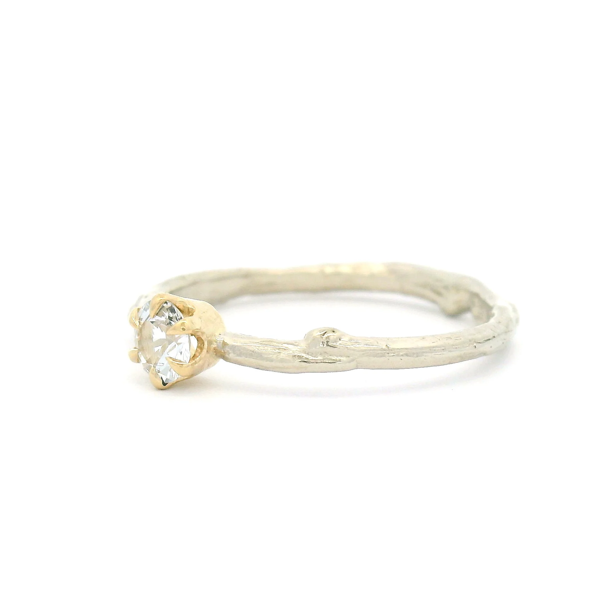 10k White and Yellow Organic Solitaire with 0.25ct White Sapphire - Image 2