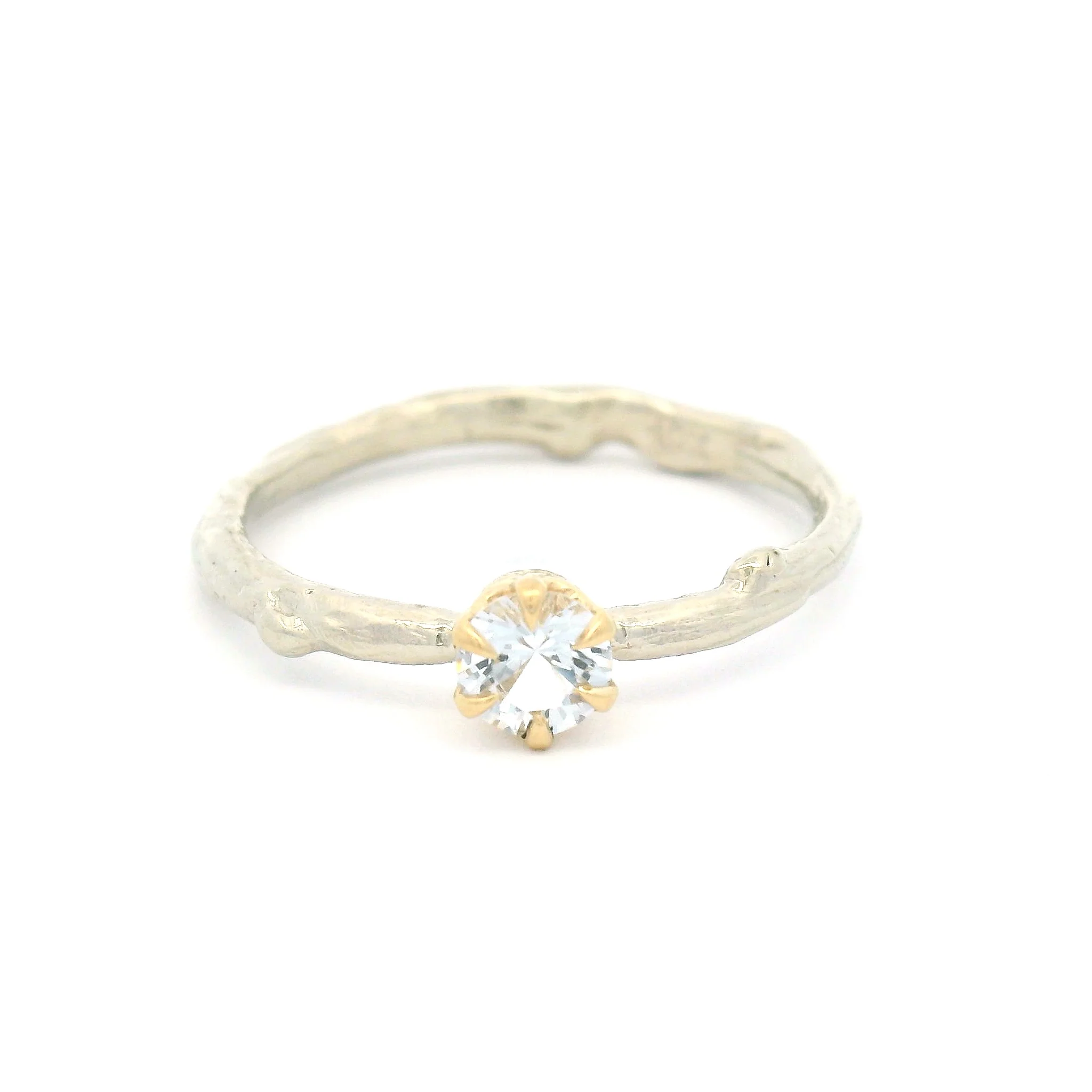 10k White and Yellow Organic Solitaire with 0.25ct White Sapphire - Image 3