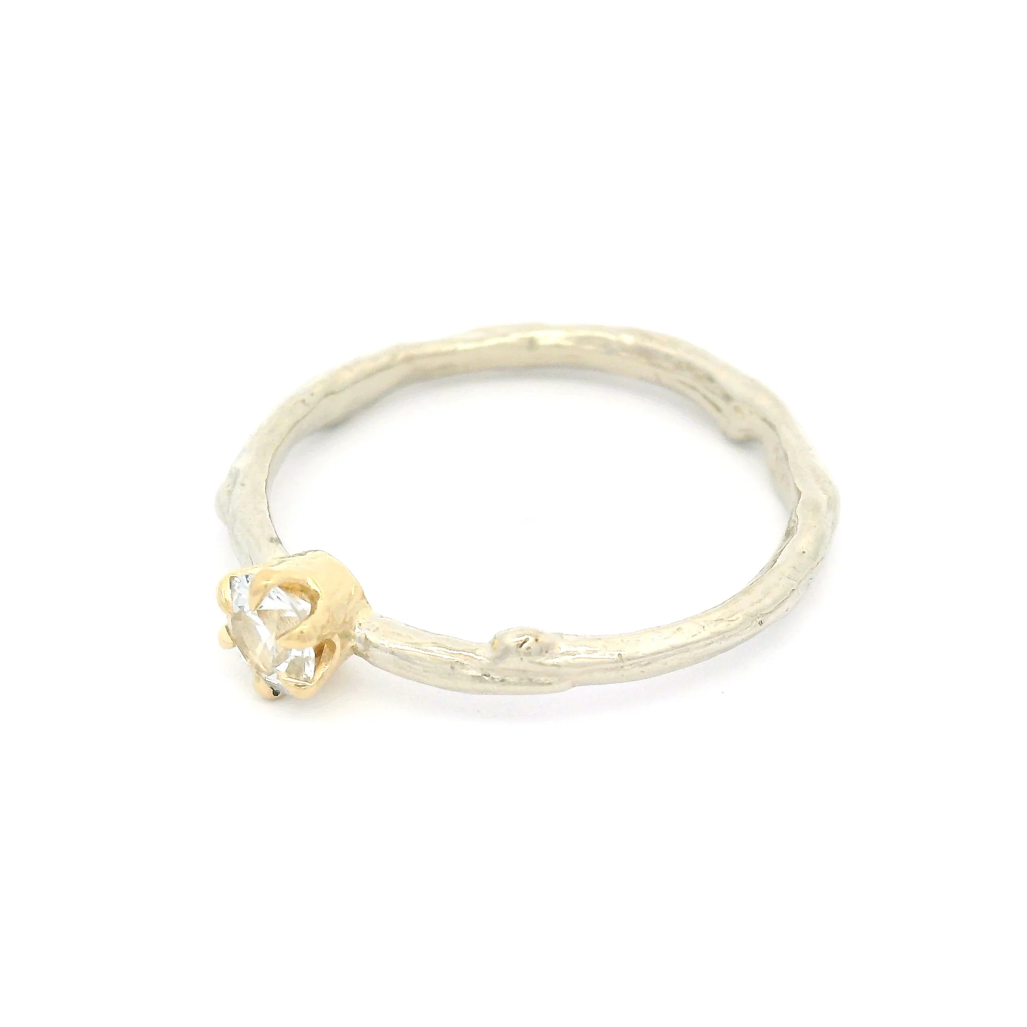 10k White and Yellow Organic Solitaire with 0.25ct White Sapphire - Image 4