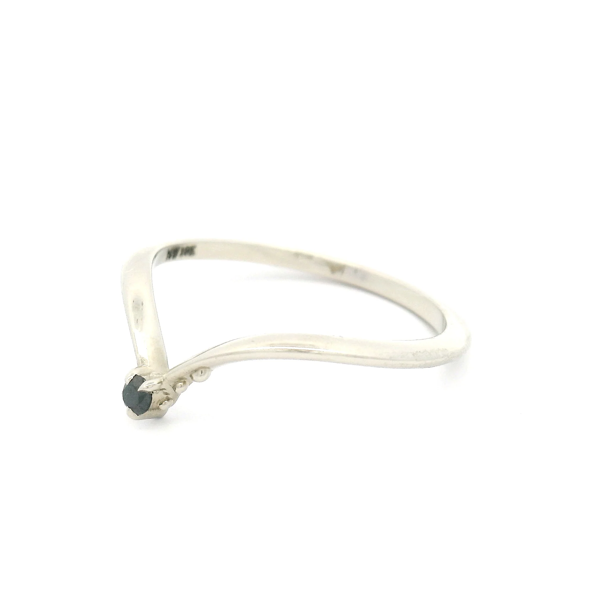 10k White Contour Band with 2mm Round Black Diamond - Image 3