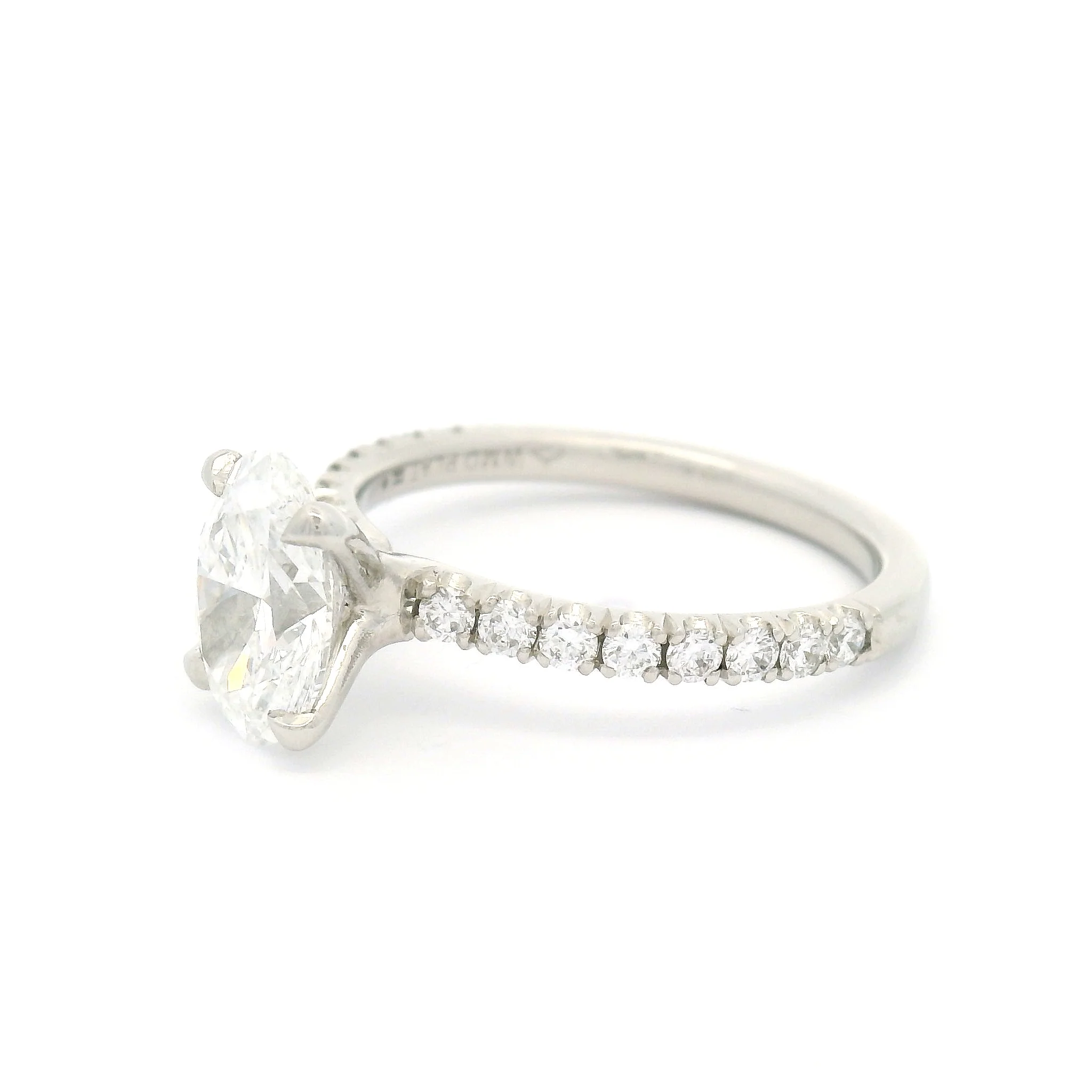 Platinum Engagement Ring with 1.72ct Lab-Grown Oval Diamond and Accent Diamonds - Image 2