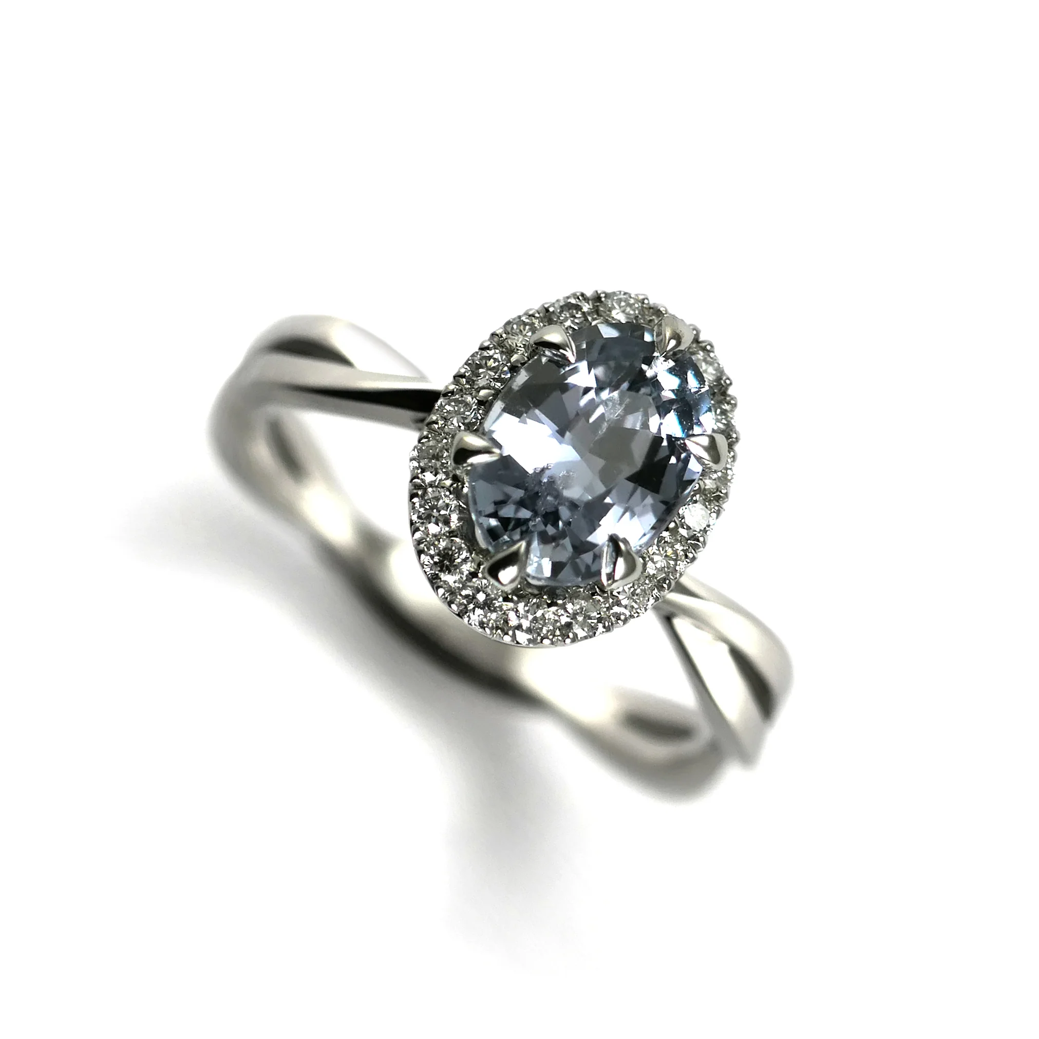 14k White Engagement Ring with 1.21ct Oval Grey-Blue Sapphire and Accent Diamond Halo - Image 3