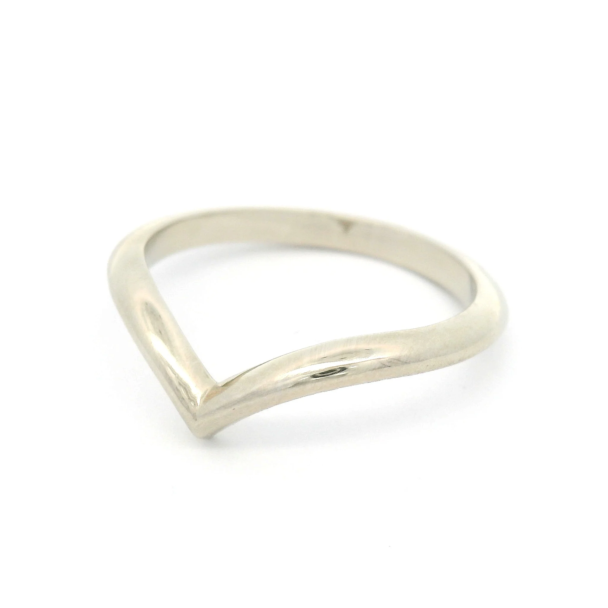 14k White 2mm Wide Chevron Band - Image 2