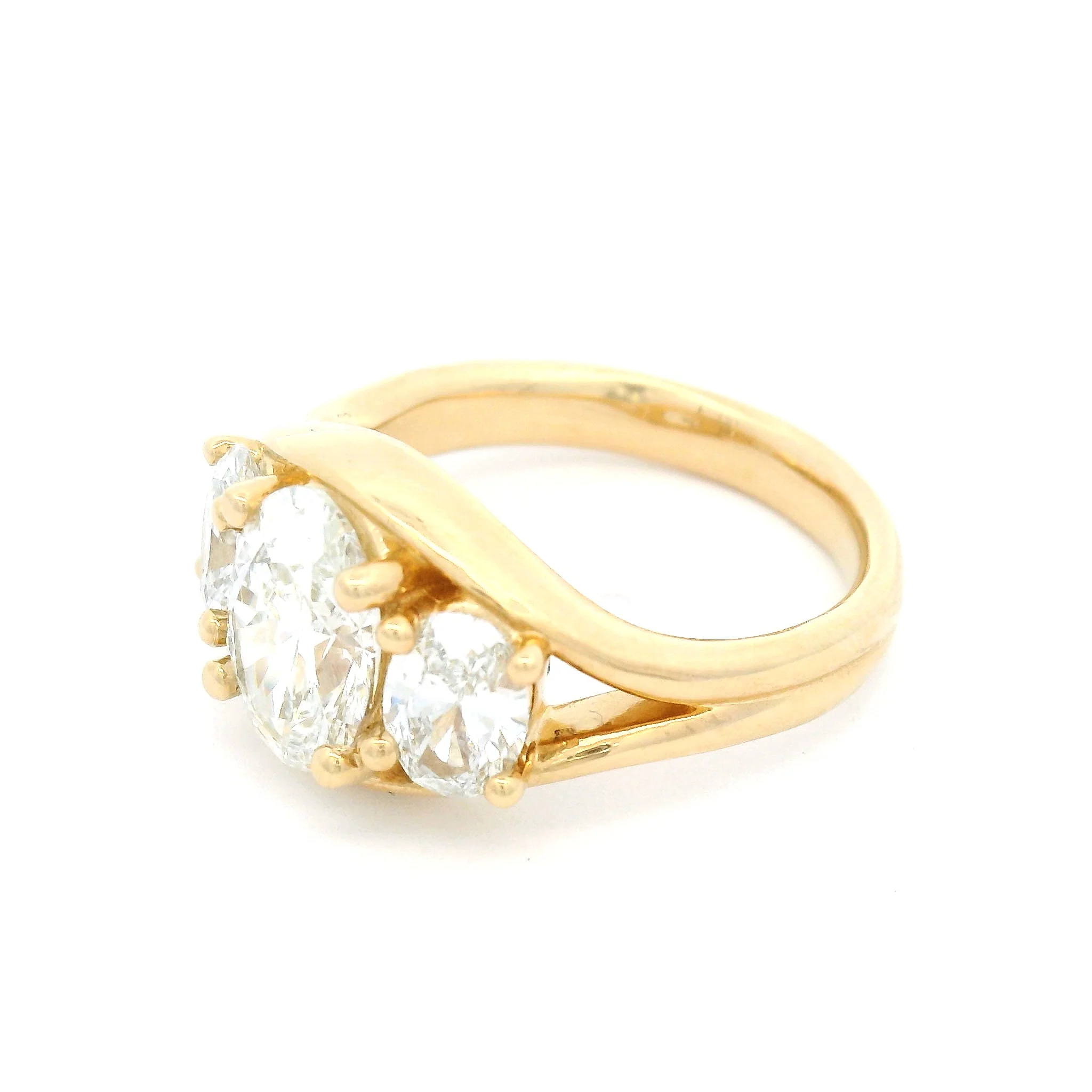 14k Yellow Three Stone Engagement Ring with 2.41cts of Oval Lab-Grown Diamonds - Image 3