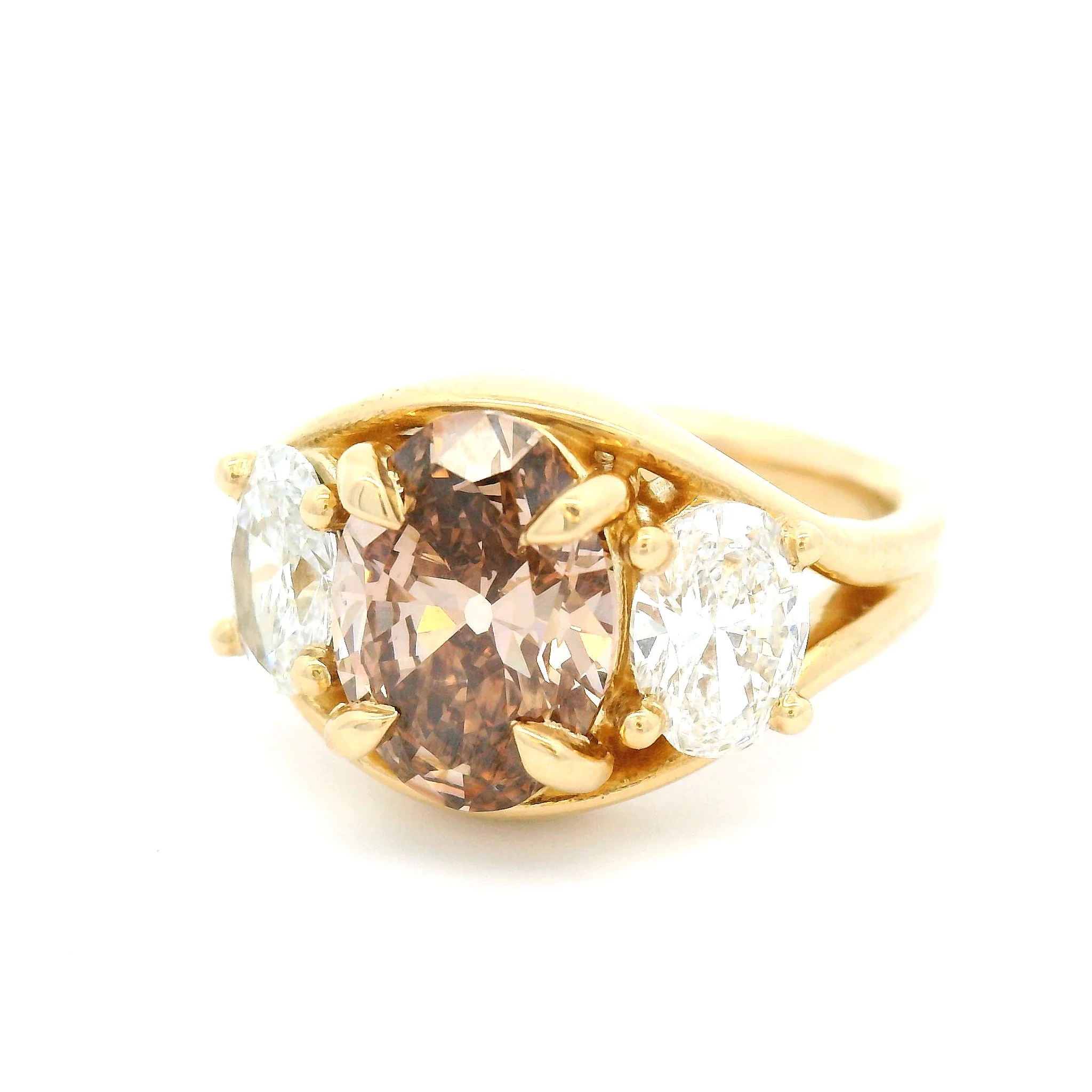 14k Yellow Three Stone Engagement Ring with 3.43cts of Oval Lab-Grown Diamonds - Image 2