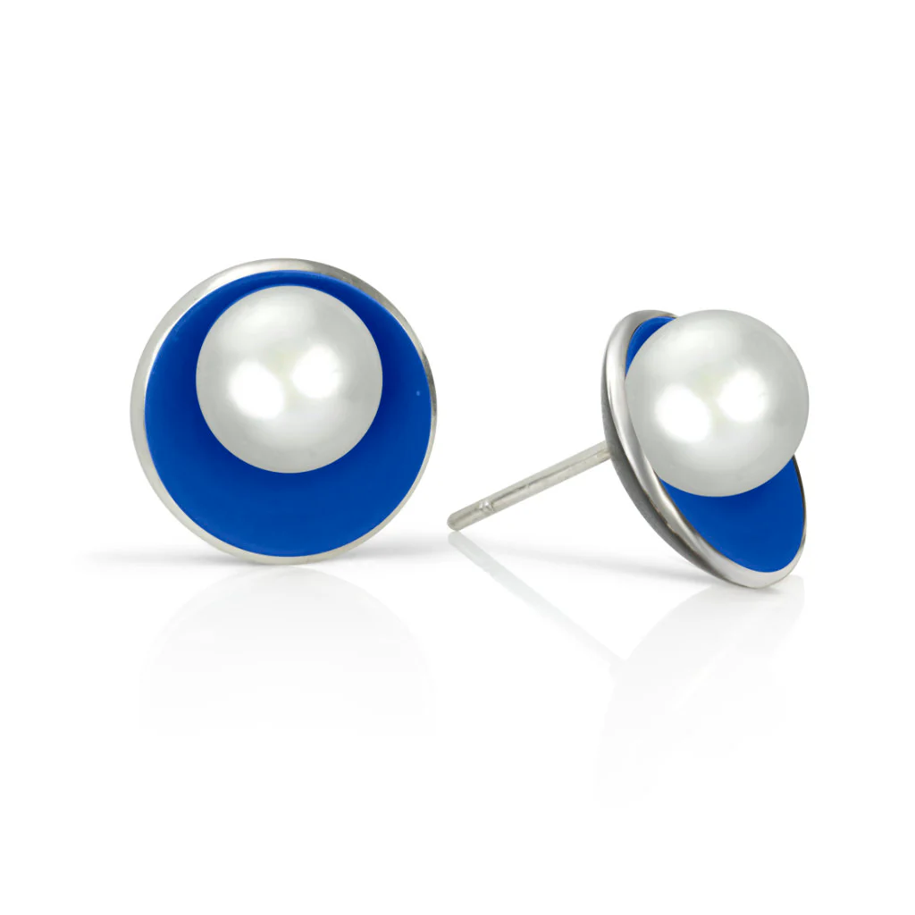 Pop Pearl Stud Earrings - Image 4