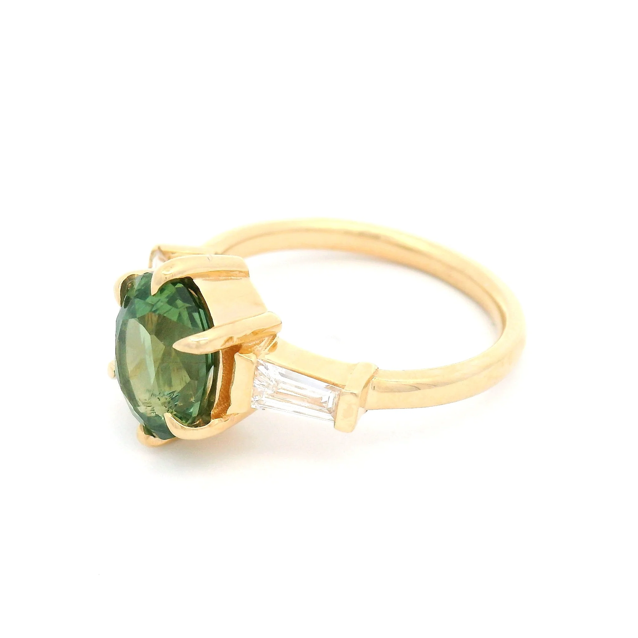 14k Yellow Three Stone Ring with 2.56ct Natural Bi-Colour Sapphire and Lab-Grown Diamonds - Image 5