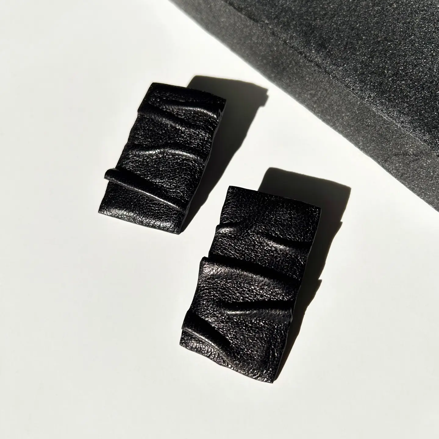 Ripple Leather rectangular stud earrings - Image 2